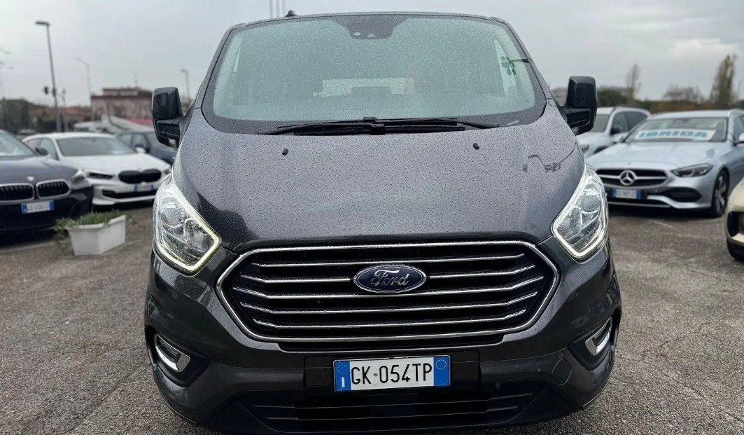 Numer rejestracyjny GK054TP posiada FORD Tourneo Custom 1a s