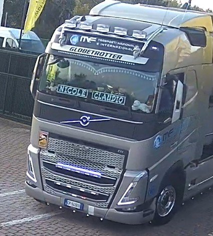 Numer rejestracyjny CP943ED posiada TOYOTA Yaris Yaris 1.3i 16V cat 3P Sol Blue (64 kw)