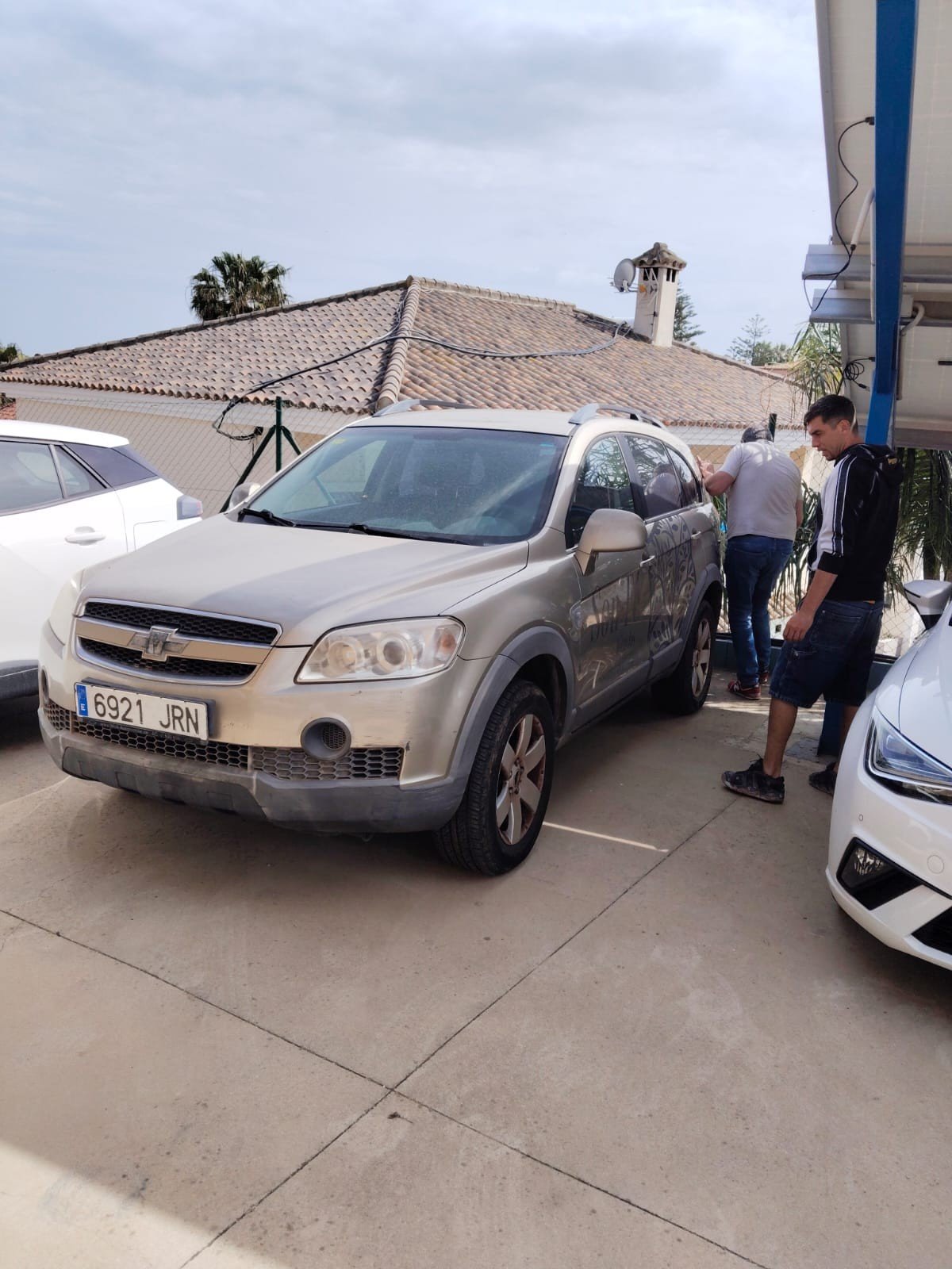 Numer rejestracyjny 6921JRN posiada CHEVROLET-GM CAPTIVA 2.0 VCDI LT