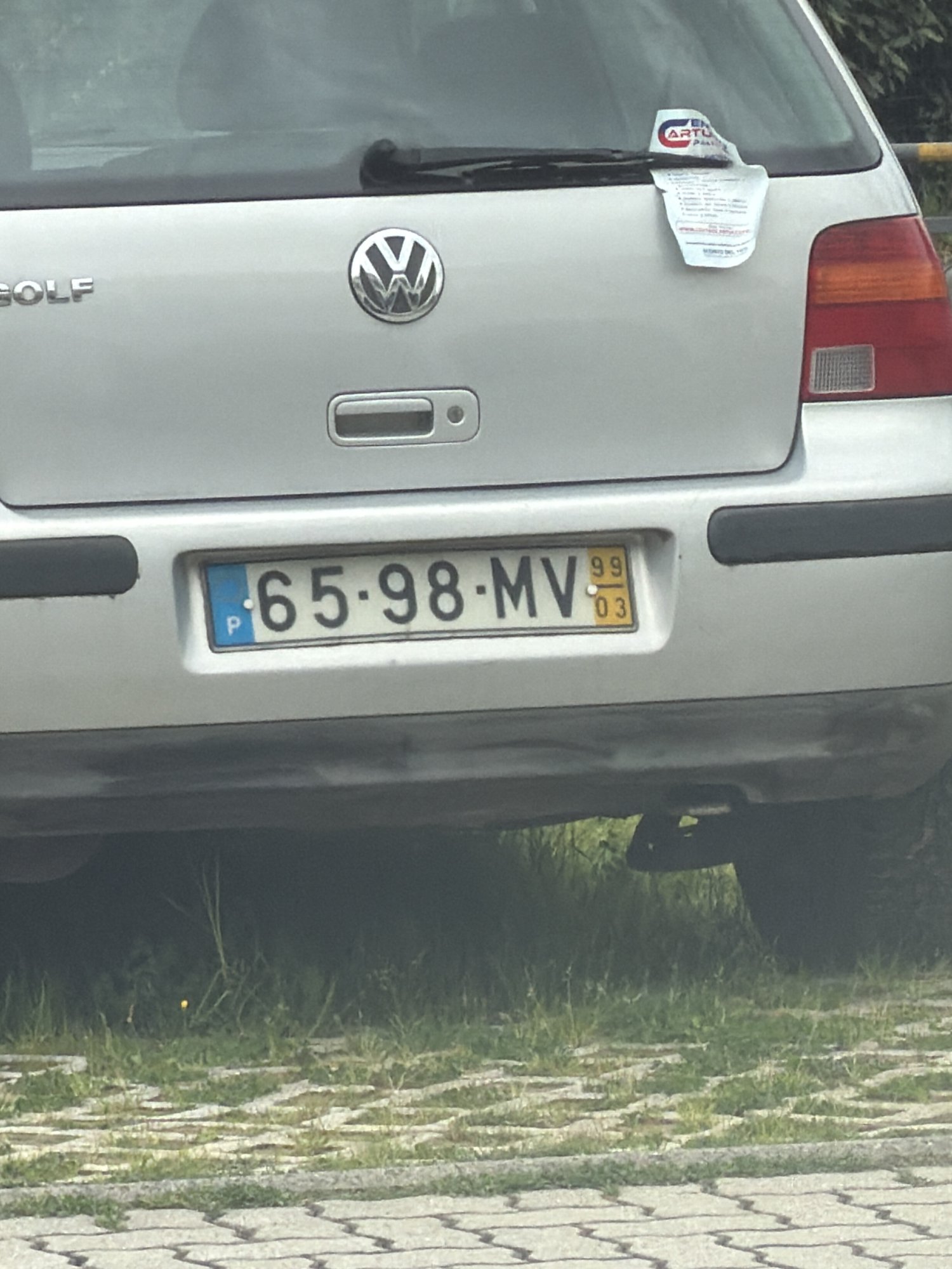 Numer rejestracyjny 6598MV posiada Volkswagen Golf