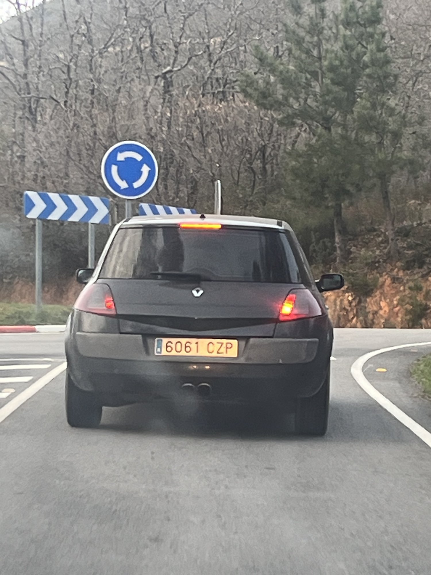 Numer rejestracyjny 6061CZP posiada RENAULT MEGANE