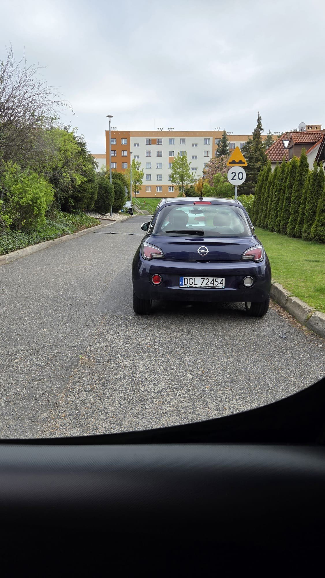 a:4:{s:7:"miejsce";s:8:"Głogów";s:4:"data";s:10:"2026-04-24";s:4:"opis";s:106:"Parkuje w takim miejscu ...