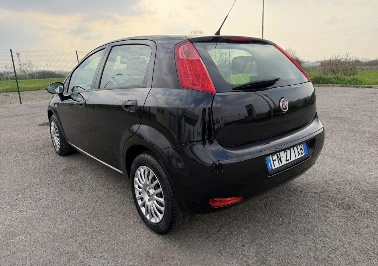 Numer rejestracyjny FN271XB posiada FIAT Punto 4a serie