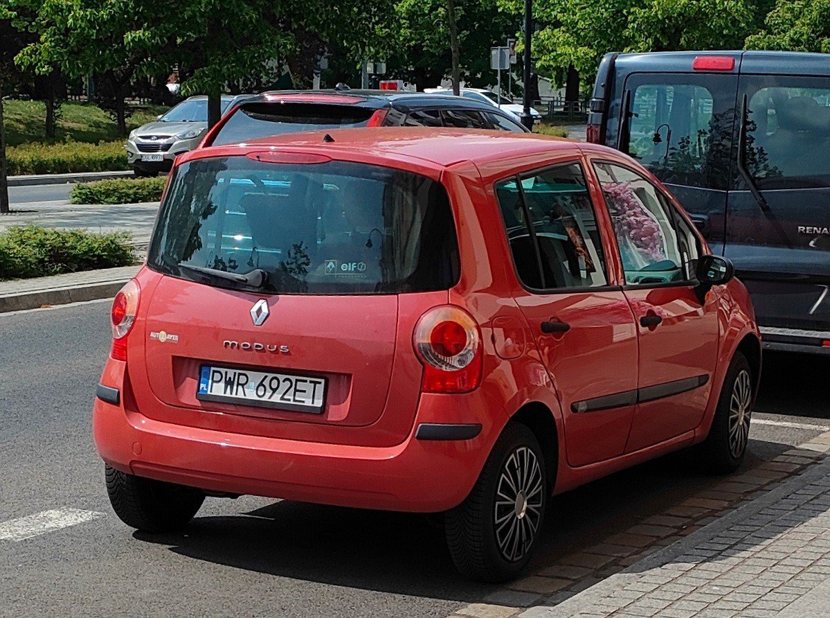 Numer rejestracyjny PWR 692ET posiada RENAULT MODUS - PWR692ET