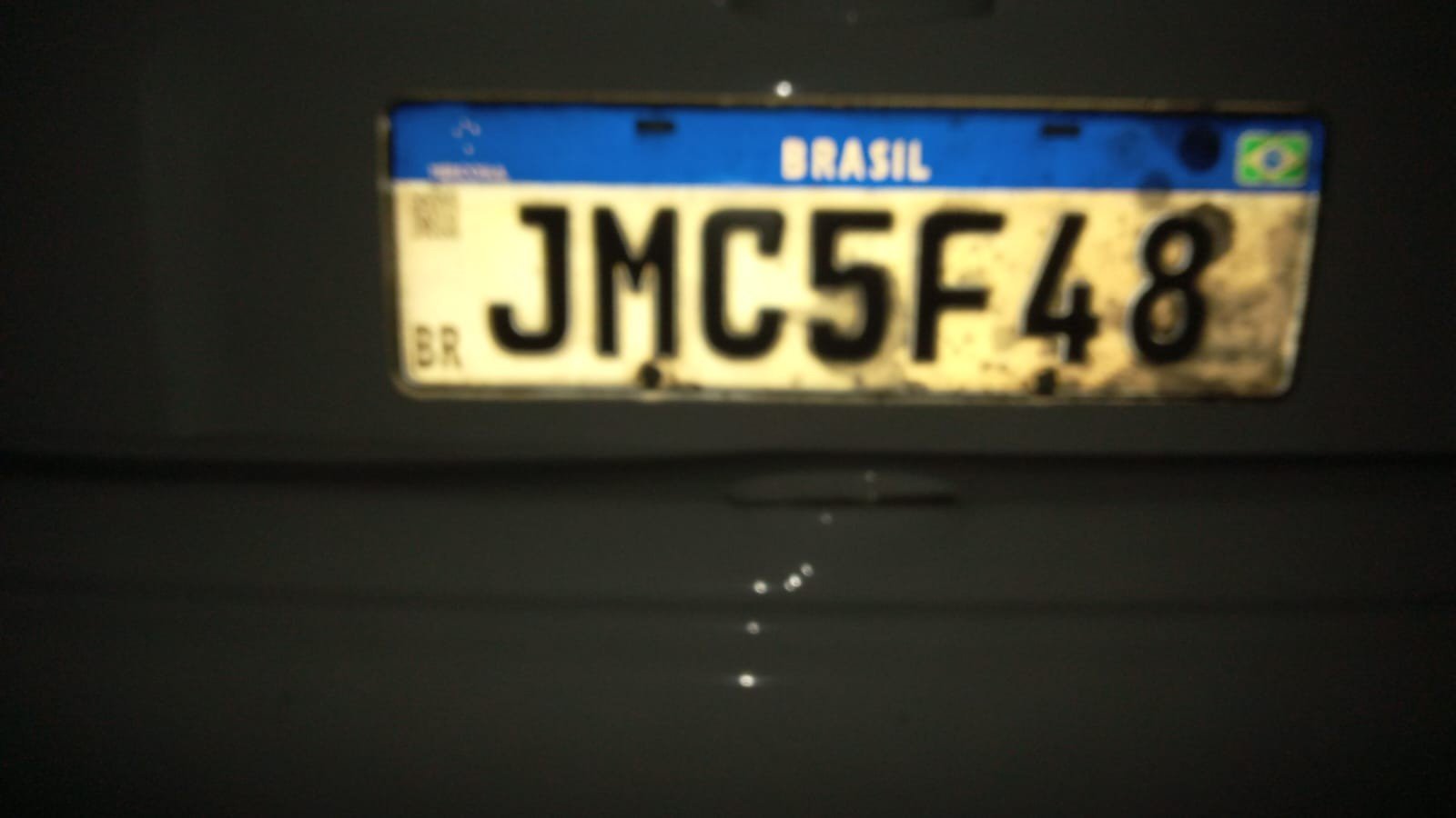 Numer rejestracyjny JMC5F48 posiada  