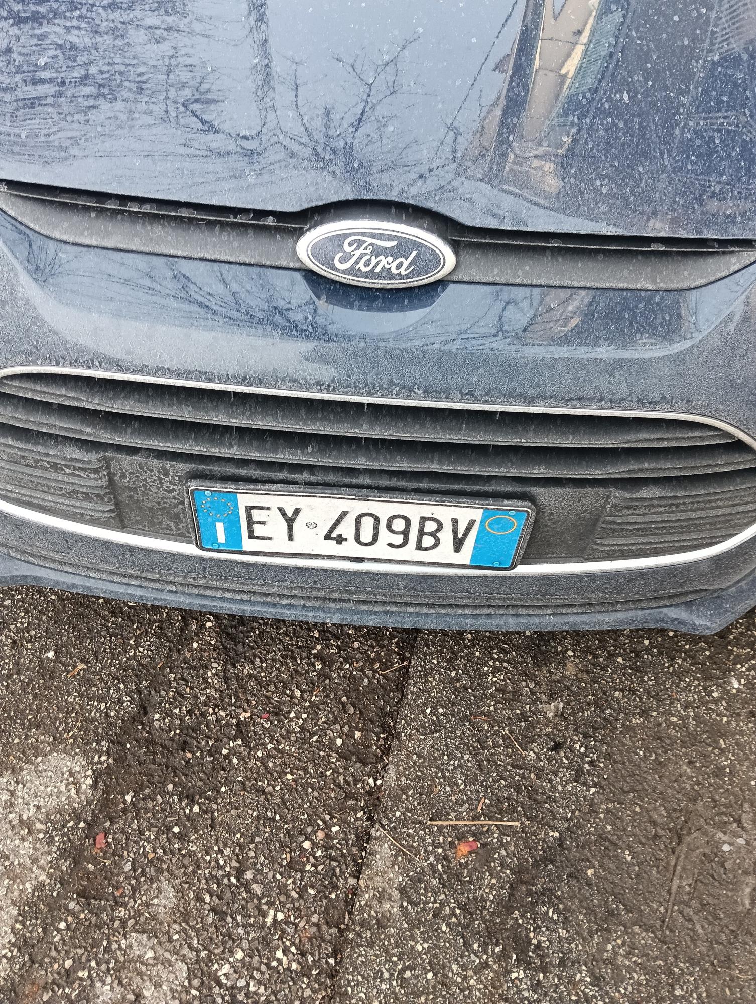 Numer rejestracyjny EY409BV posiada FORD B-Max