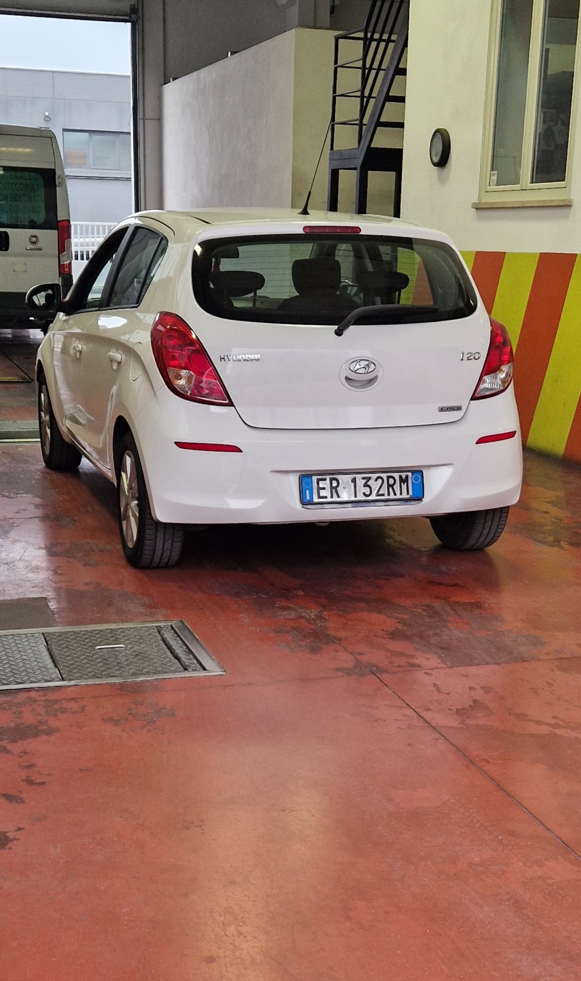 Numer rejestracyjny ER132RM posiada HYUNDAI i20