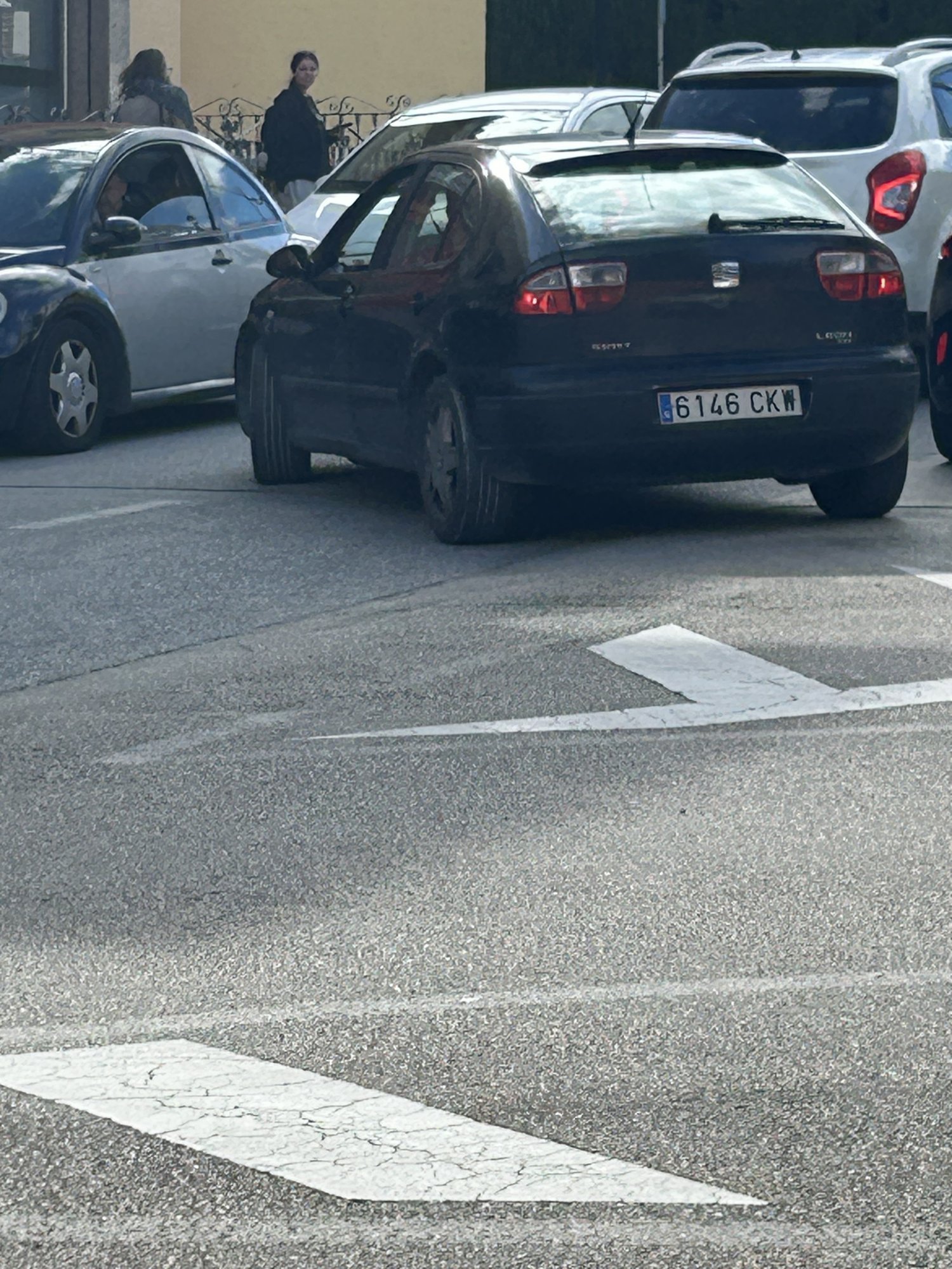 Numer rejestracyjny 6146CKW posiada SEAT LEON