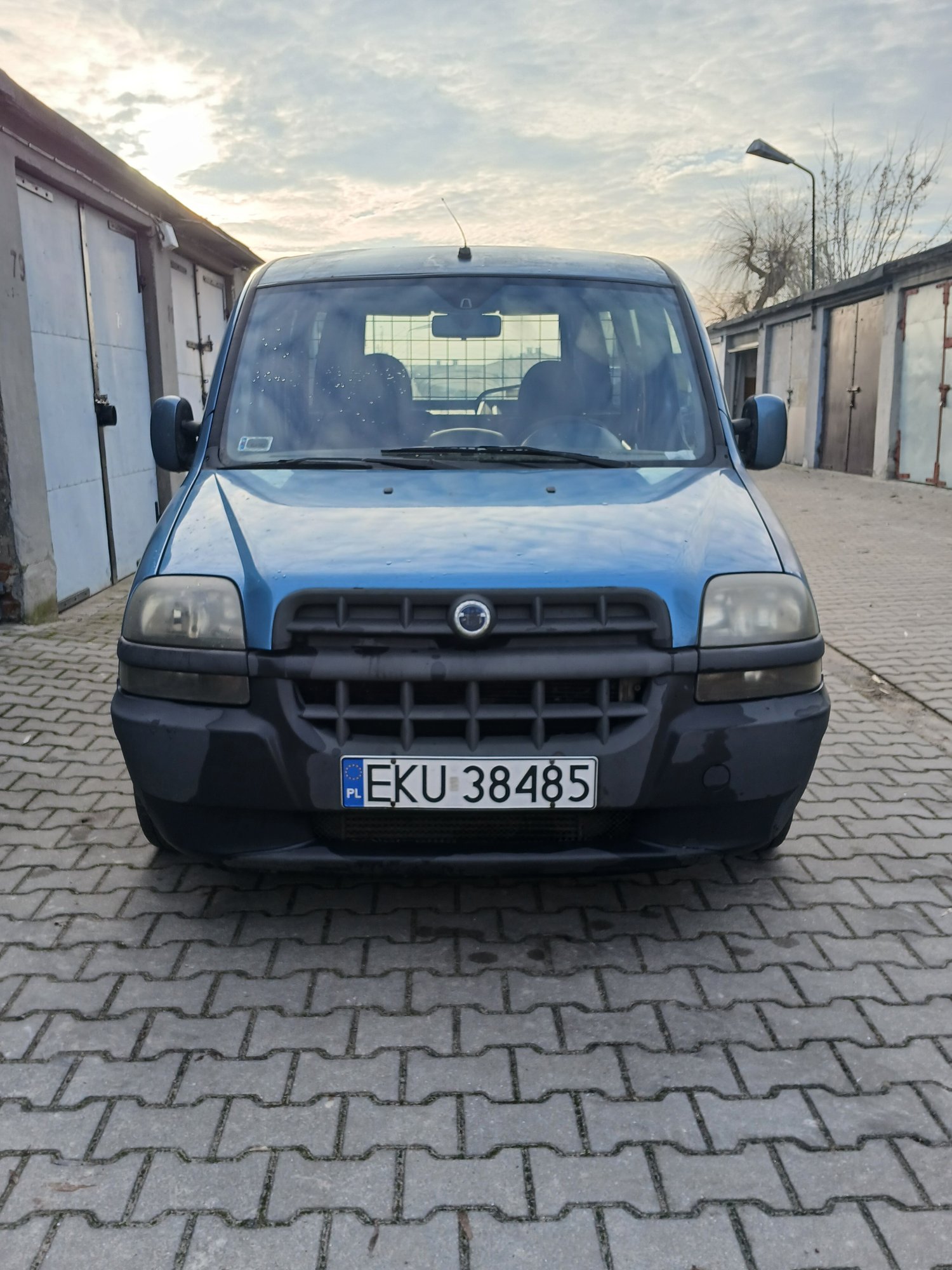 Numer rejestracyjny EKU 38485 posiada FIAT DOBLO - EKU38485