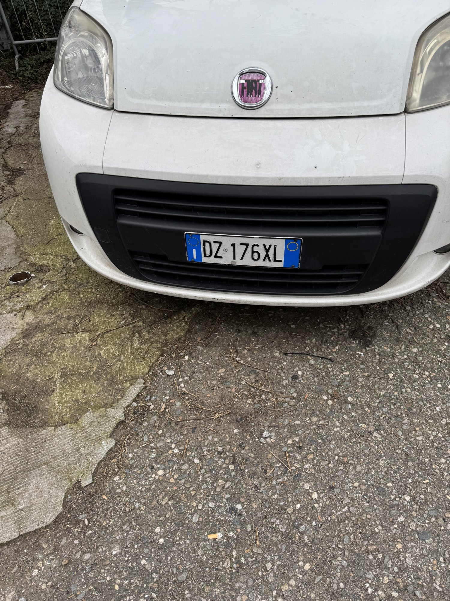 Numer rejestracyjny DZ176XL posiada FIAT QUBO