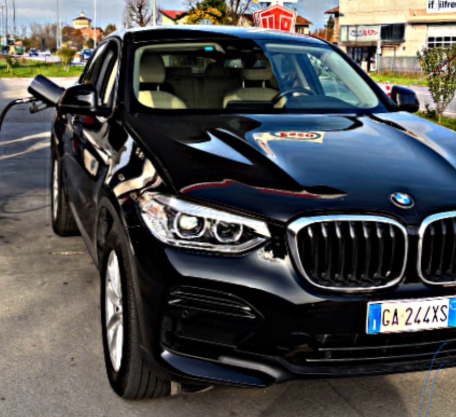 Numer rejestracyjny GA244XS posiada BMW X4