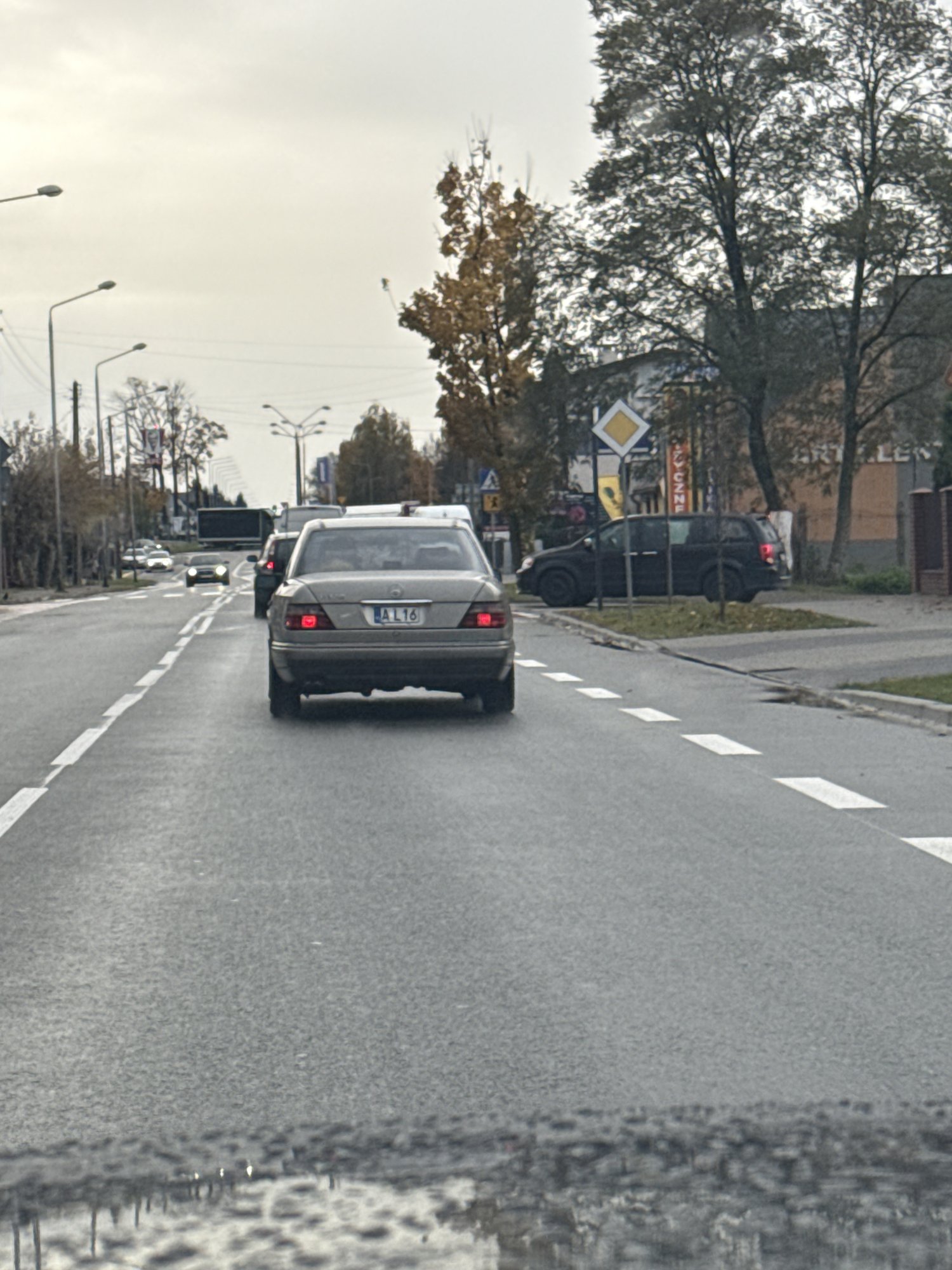 Numer rejestracyjny AL 16 posiada MERCEDES-BENZ E 320 Kat. 124 E 320 - AL16 Numer rejestracyjny AL 16 posiada MERCEDES-BENZ E 320 Kat. 124 E 320 - AL16