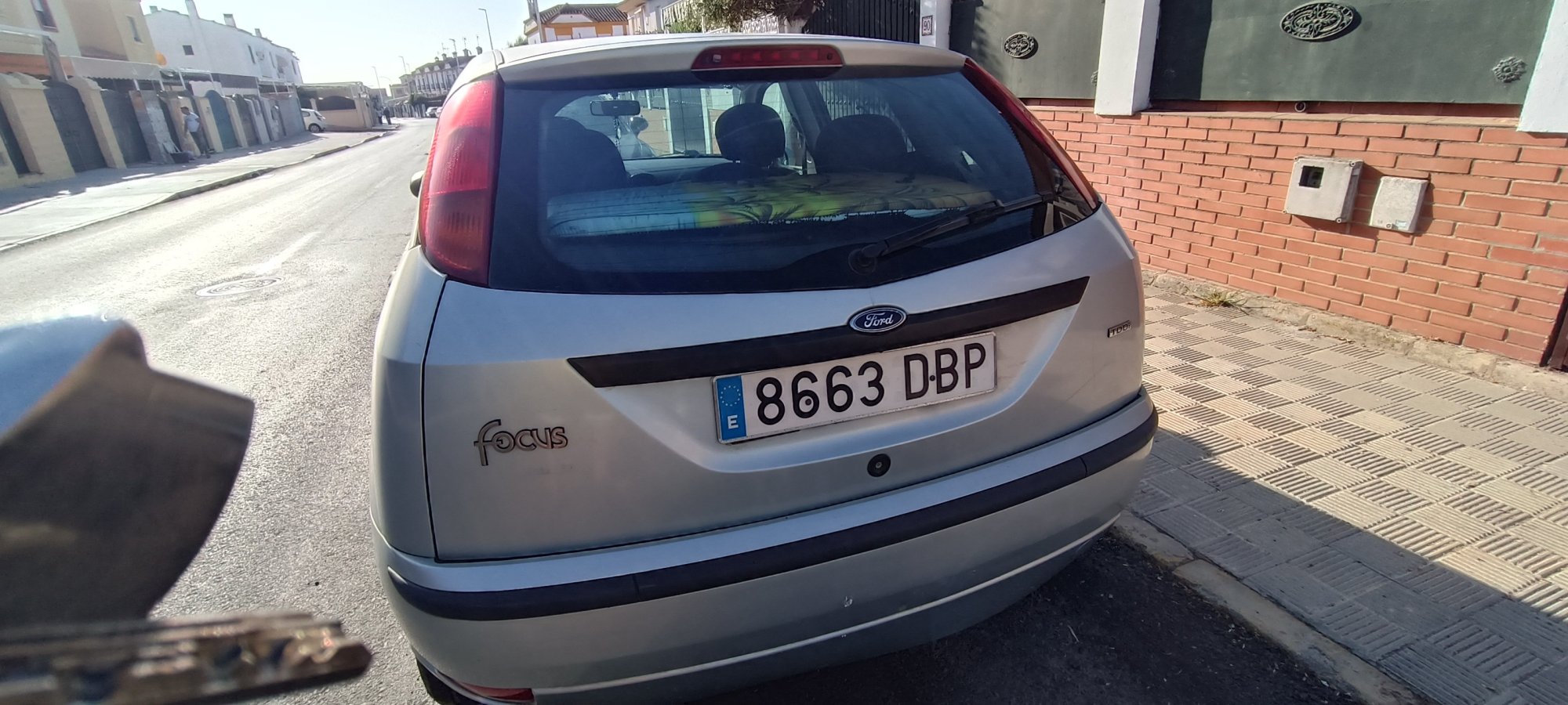Numer rejestracyjny 8663DBP posiada FORD FOCUS
