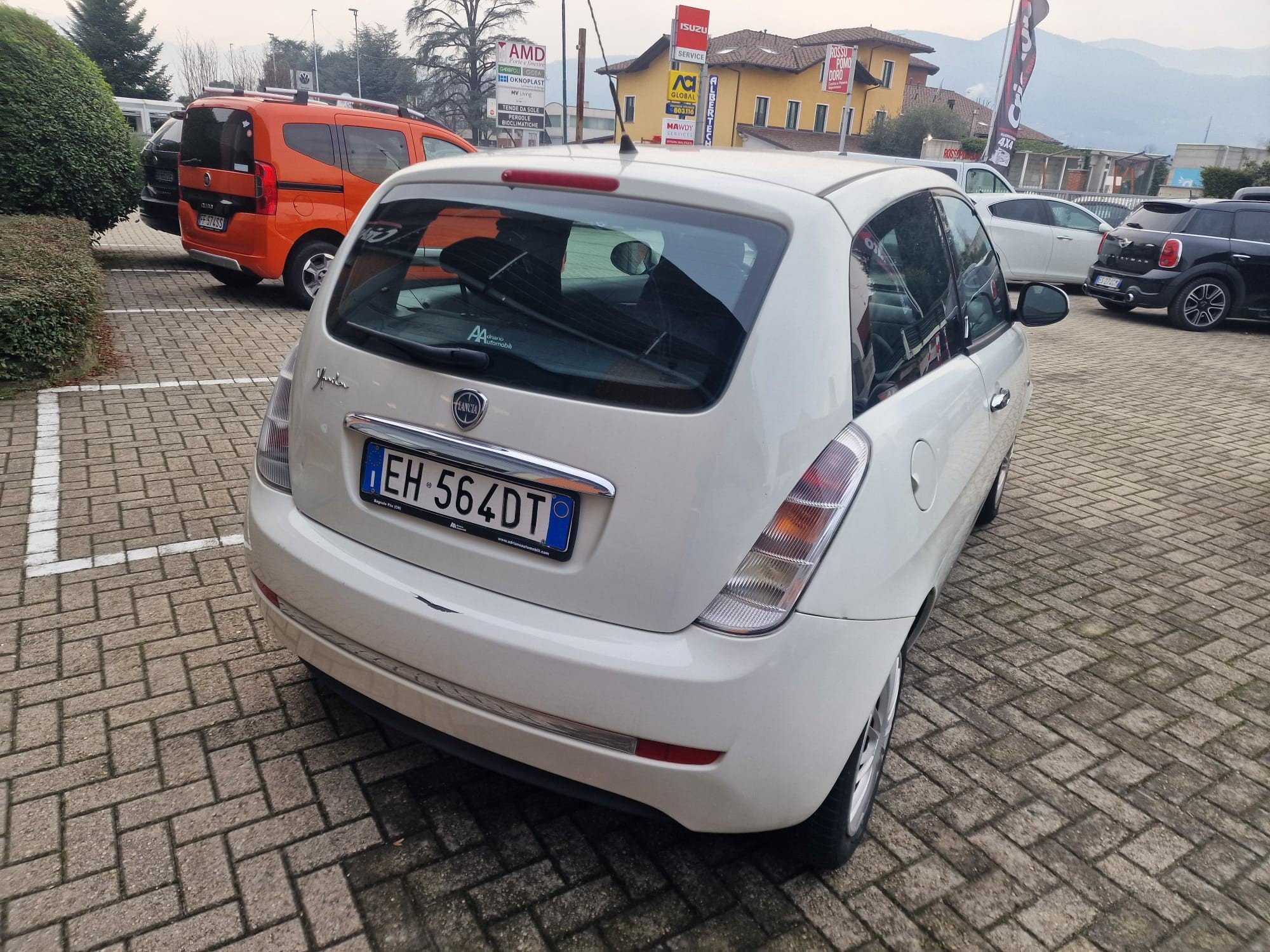 Numer rejestracyjny EH564DT posiada LANCIA Ypsilon 2a serie