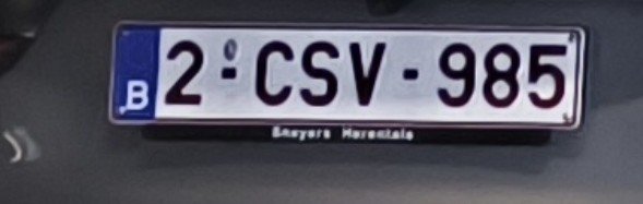 Numer rejestracyjny 2CDV985 posiada  