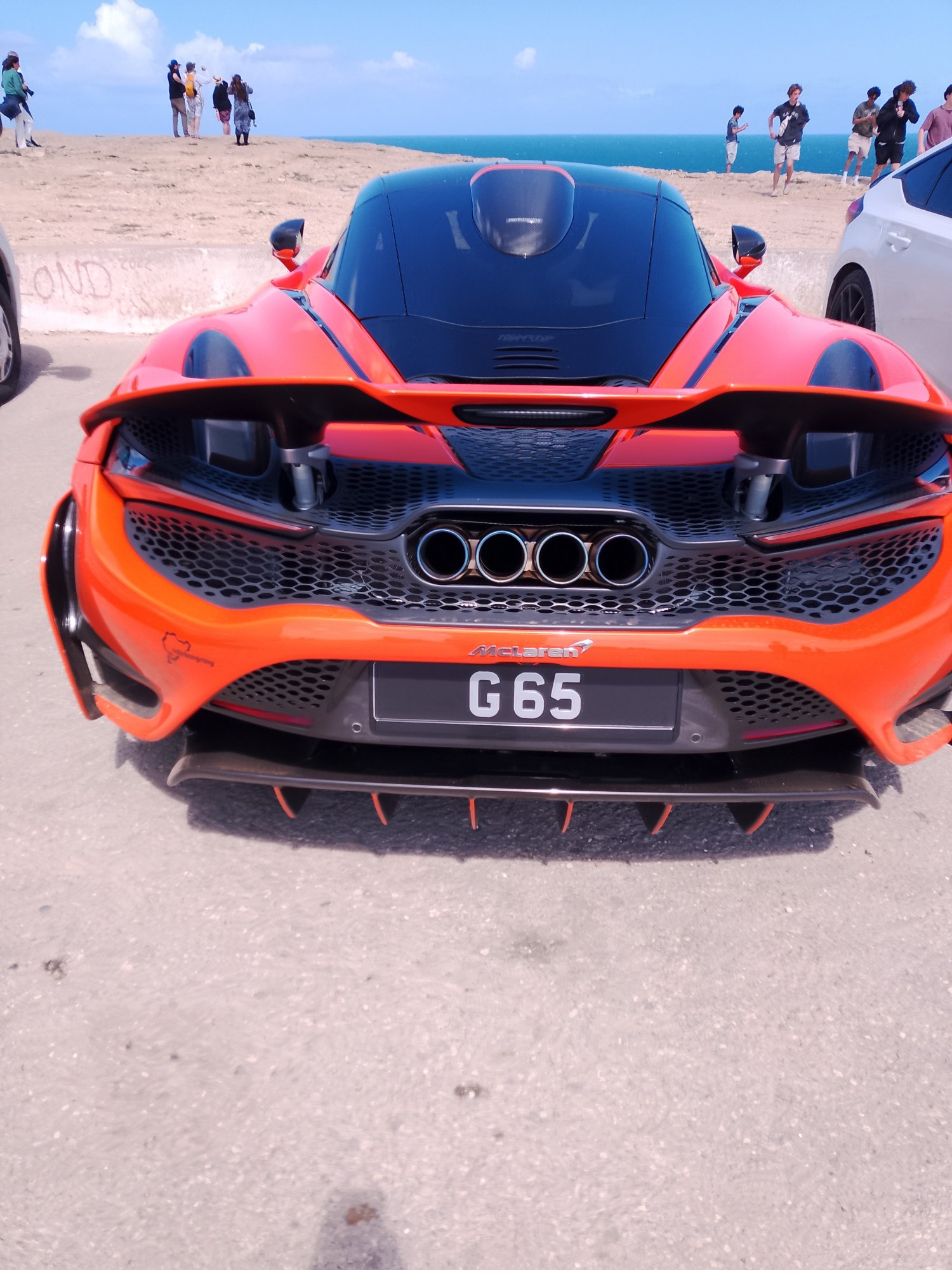 Numer rejestracyjny G65 posiada McLaren 