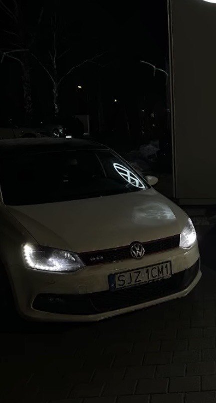 Numer rejestracyjny SJZ 1CM1 posiada VOLKSWAGEN POLO - SJZ1CM1