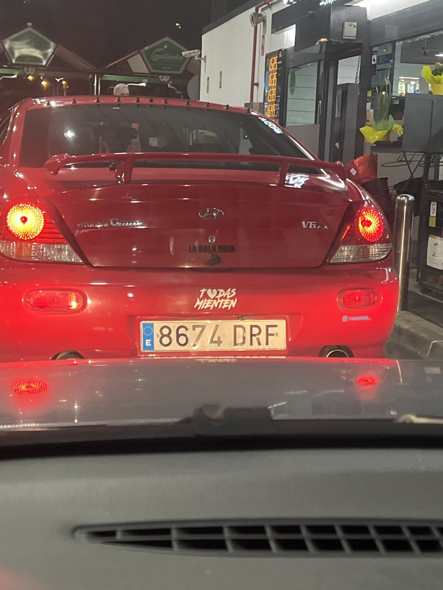 Numer rejestracyjny 8674DRF posiada HYUNDAI COUPE