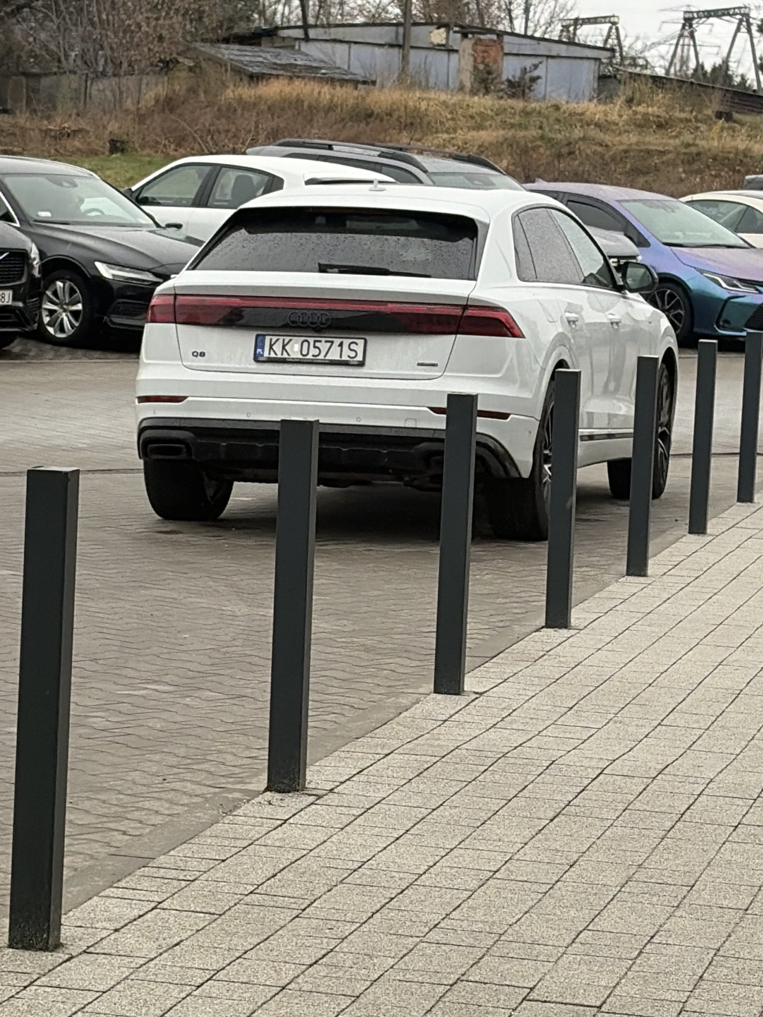 Numer rejestracyjny KK 0571S posiada AUDI Q7 55 TFSI MR`24 E6d 4J Q7 55 TFSI MR`24 E6d 4J - KK0571S Numer rejestracyjny KK 0571S posiada AUDI Q7 55 TFSI MR`24 E6d 4J Q7 55 TFSI MR`24 E6d 4J - KK0571S