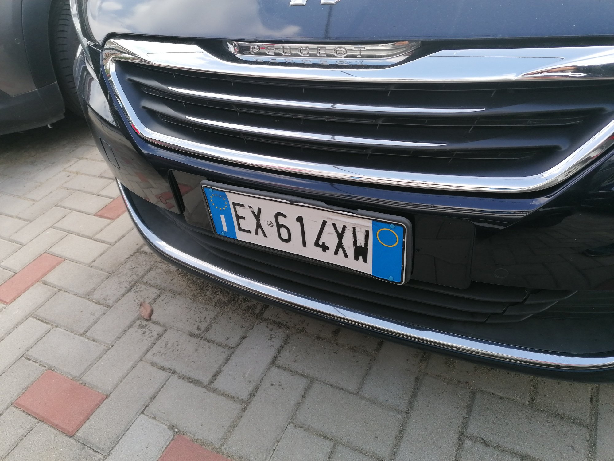 Numer rejestracyjny EX614XW posiada PEUGEOT 308 2a serie 308 1.6 e-HDi 115 CV StopeStart SW GT Line (85 kw)