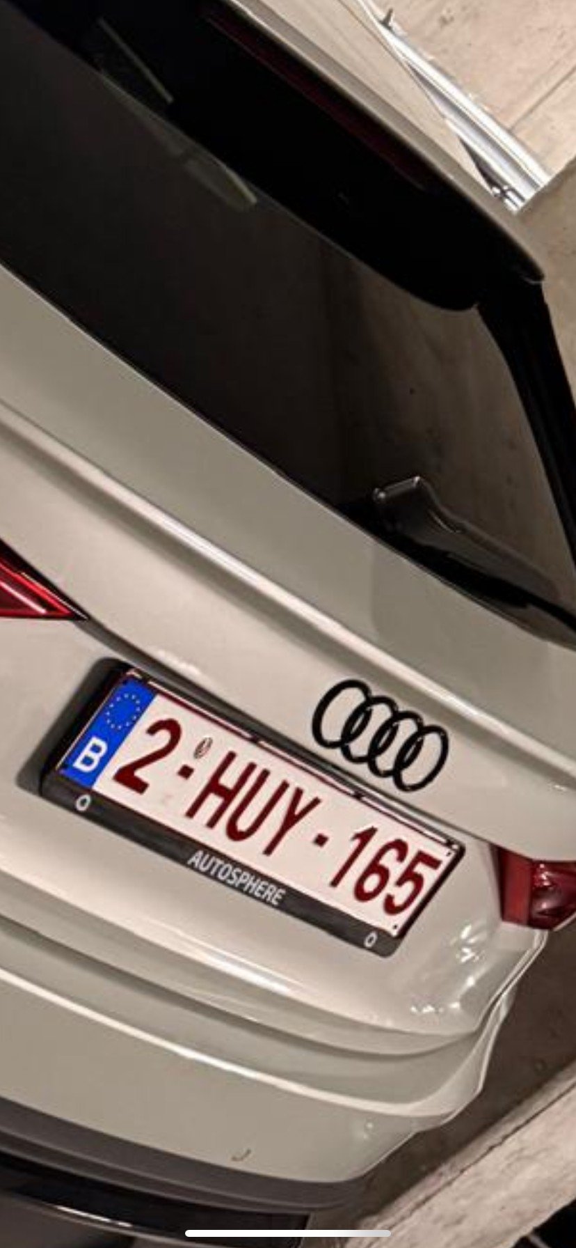 Numer rejestracyjny 2HUY165 posiada Audi 