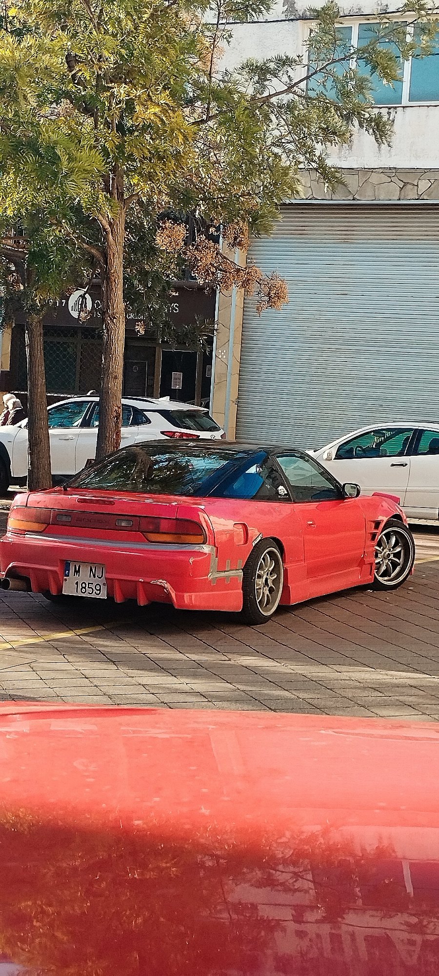 Numer rejestracyjny MNJ1859 posiada Nissan 240SX