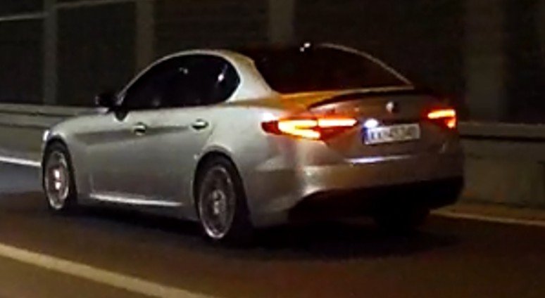 Numer rejestracyjny XNK940 posiada Alfa Romeo Giulia