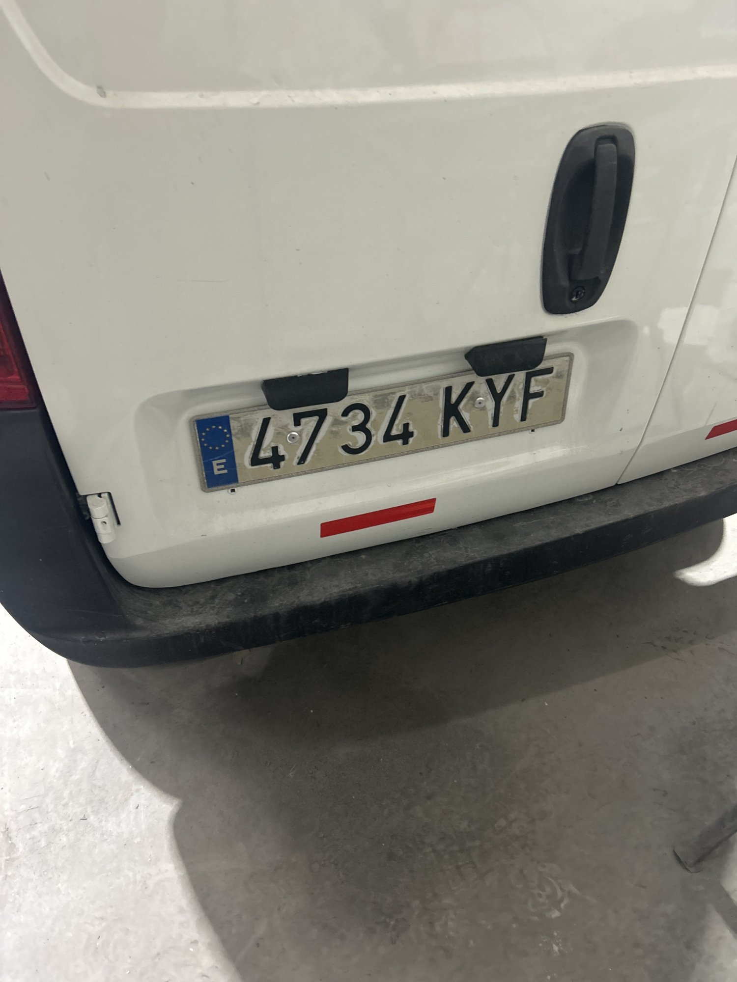 Numer rejestracyjny 4734KYF posiada VALTRA N