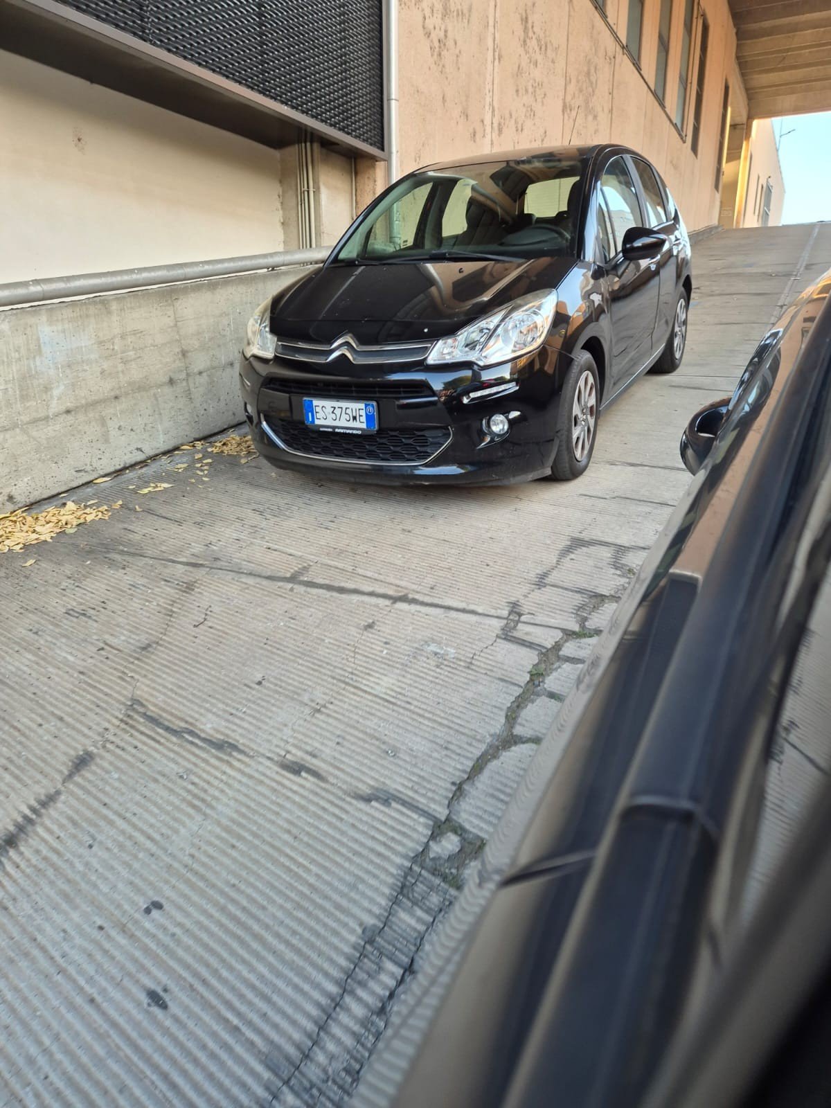 Numer rejestracyjny ES375WE posiada CITROEN C3 2a serie