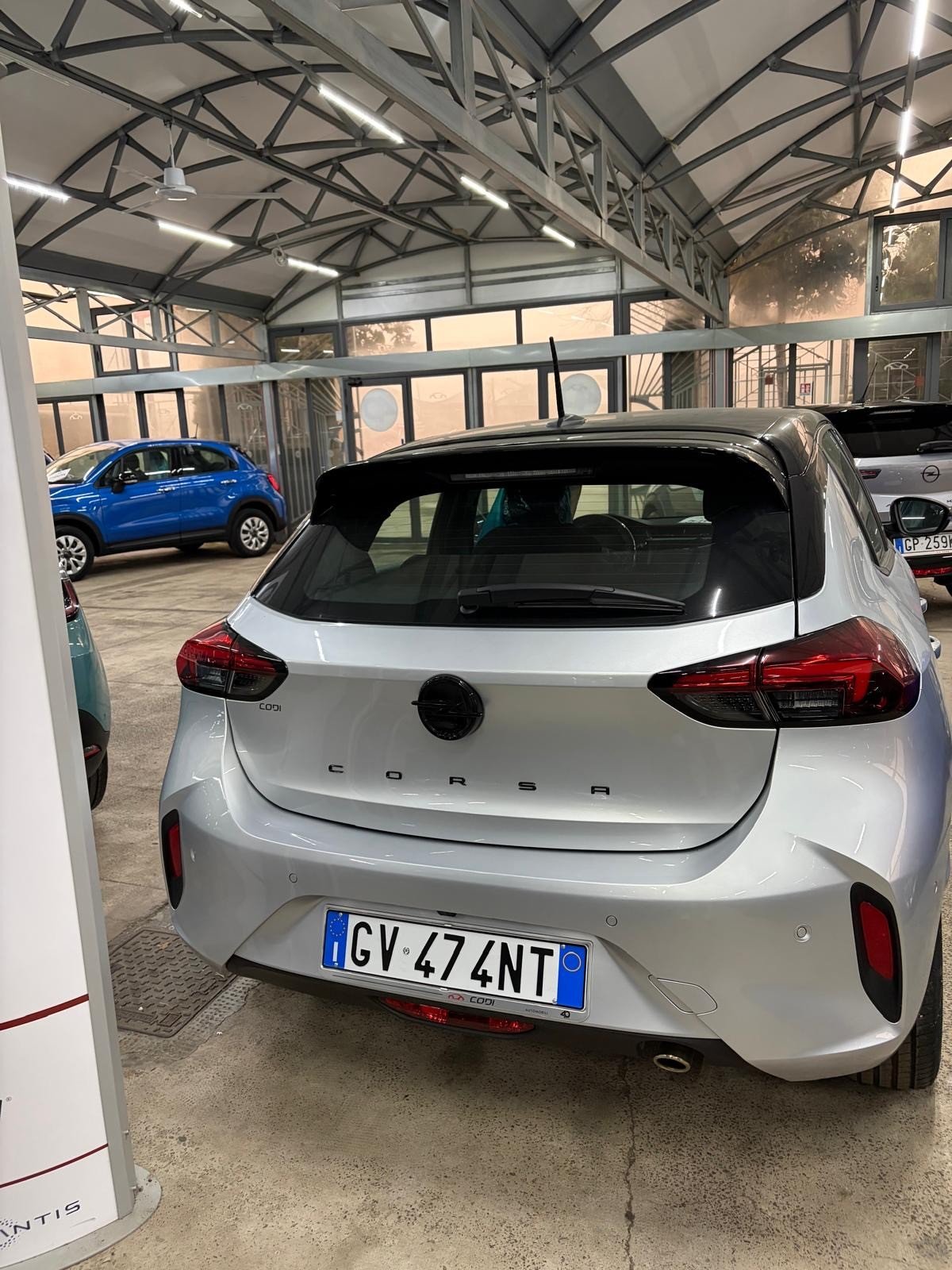 Numer rejestracyjny GV474NT posiada OPEL Corsa 6a serie