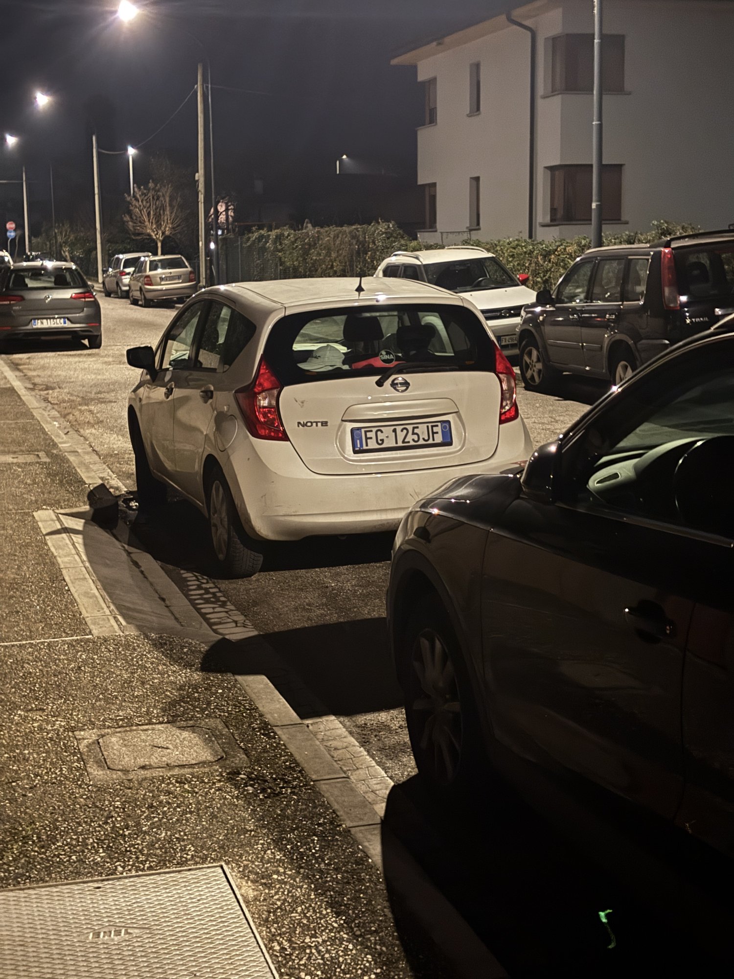 Numer rejestracyjny FG125JF posiada NISSAN Note Numer rejestracyjny FG125JF posiada NISSAN Note