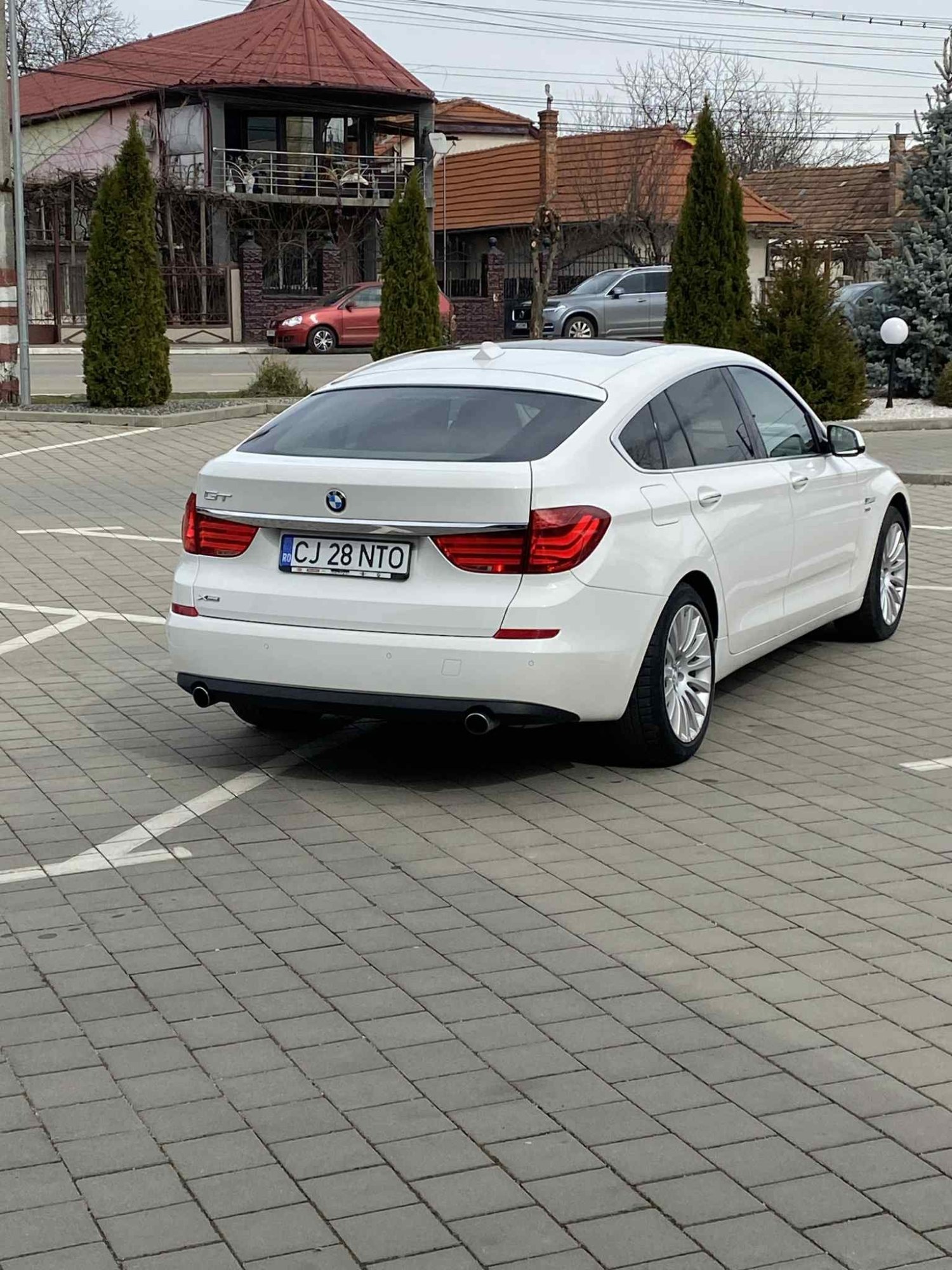 Numer rejestracyjny CJ28NTO posiada BMW  530d GT