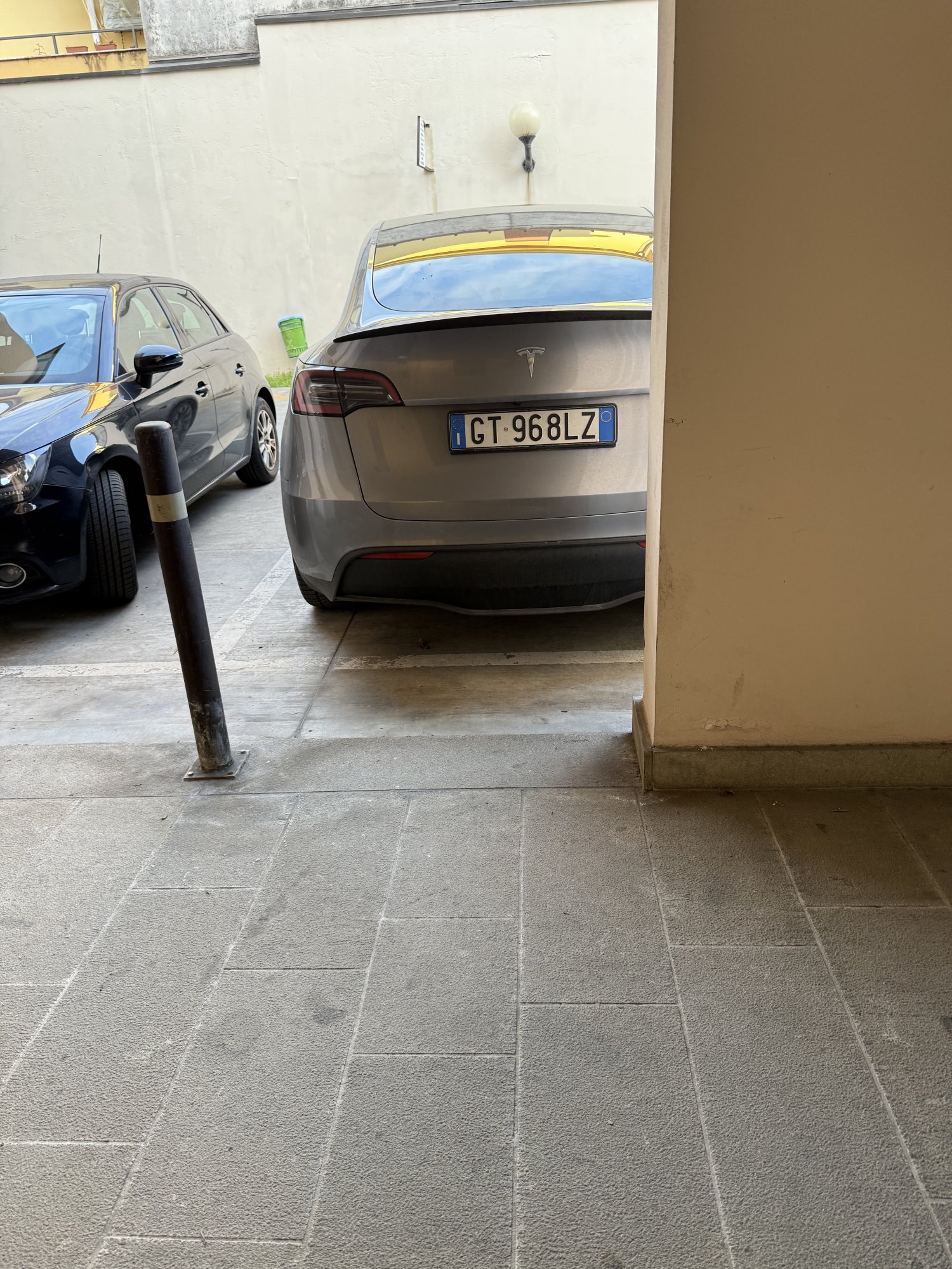 Numer rejestracyjny GT968LZ posiada TESLA Model Y
