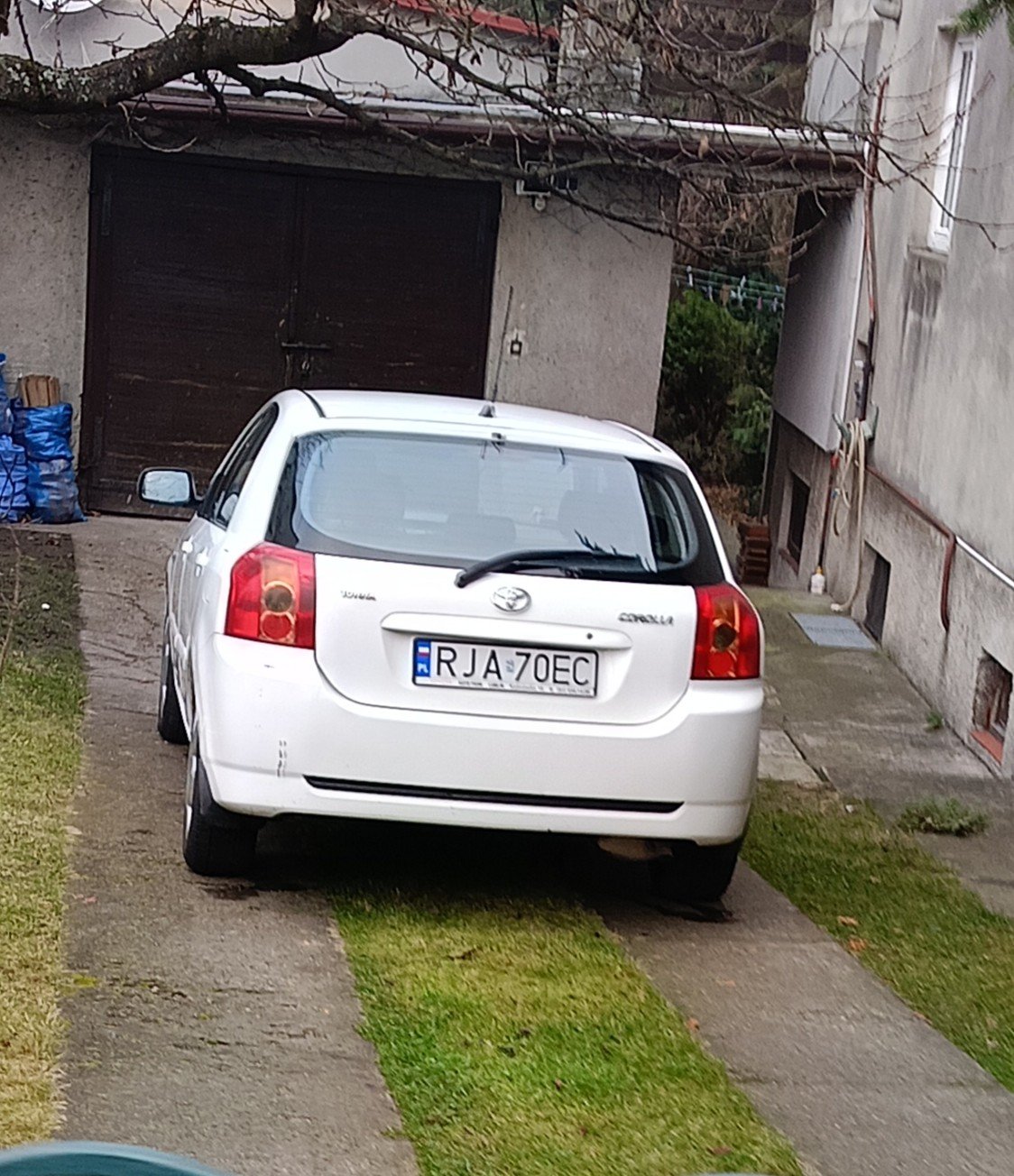 Numer rejestracyjny RJA 70EC posiada TOYOTA COROLLA 1.6 - RJA70EC Numer rejestracyjny RJA 70EC posiada TOYOTA COROLLA 1.6 - RJA70EC