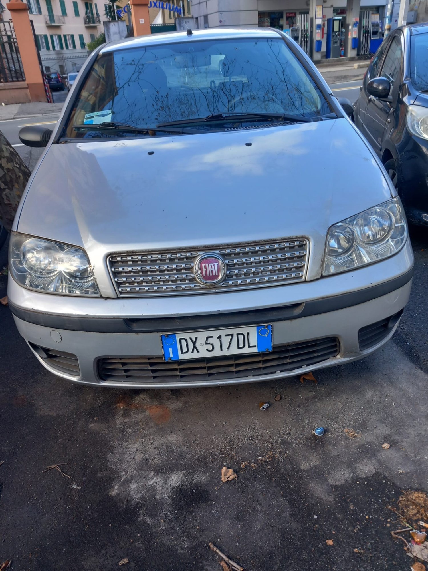 Numer rejestracyjny DX517DL posiada FIAT Punto 3a serie