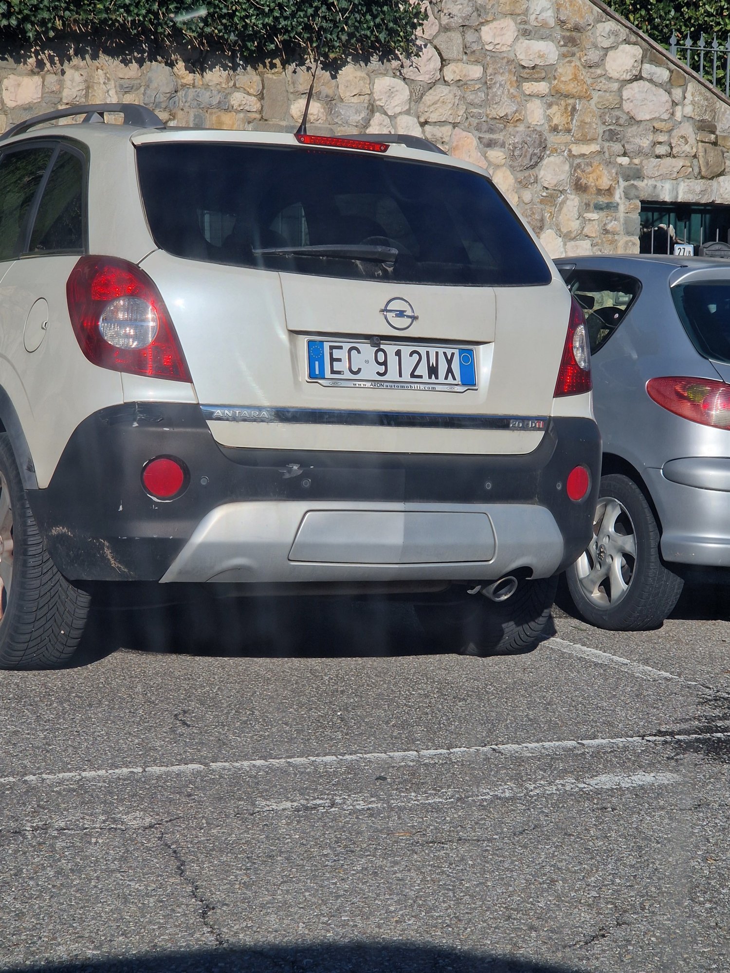 Numer rejestracyjny EC912WX posiada OPEL Antara