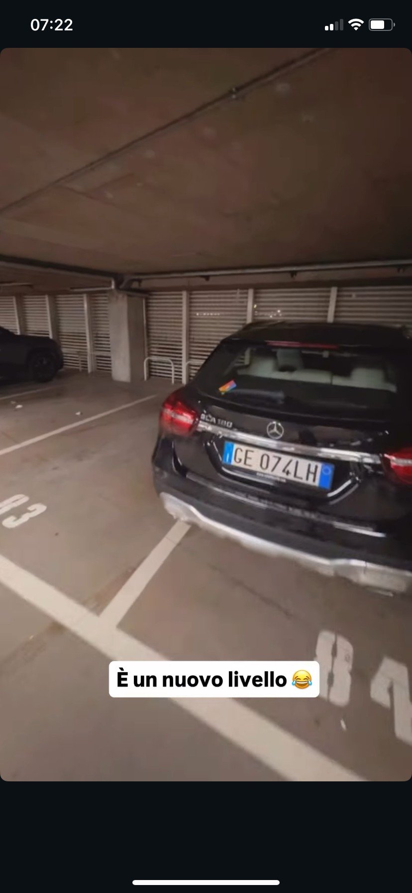 Numer rejestracyjny GE074LH posiada MERCEDES GLA