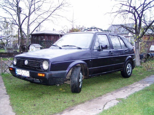 Numer rejestracyjny WFZ474 posiada Volkswagen Golf