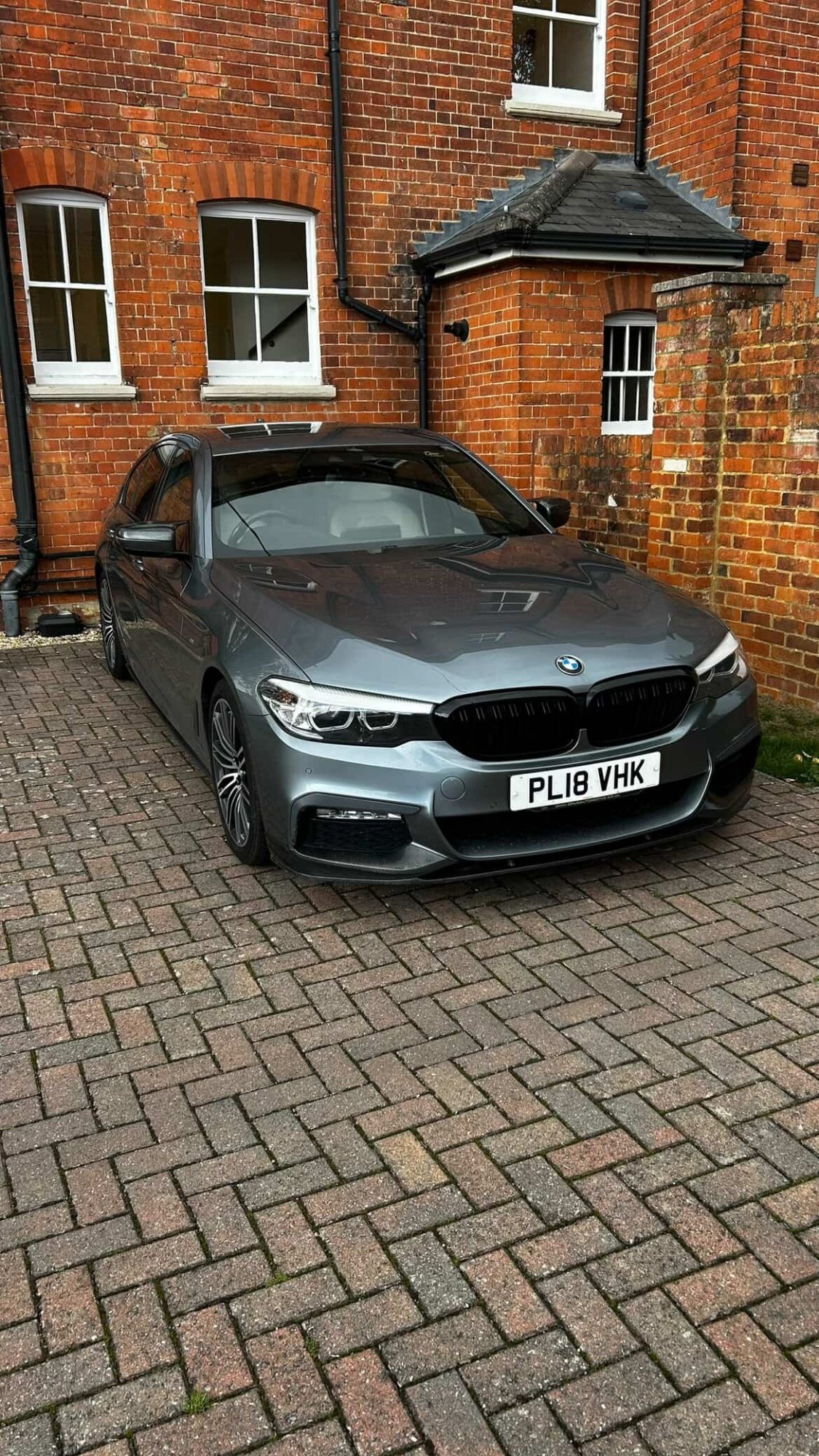 Numer rejestracyjny PL18VHK posiada BMW 