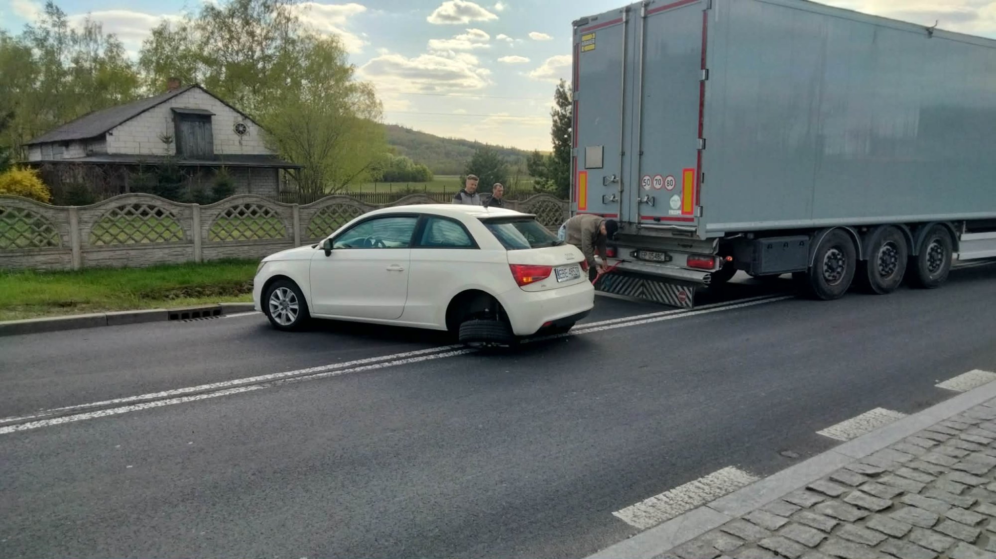 Numer rejestracyjny EP 0548C posiada KRAKER  CF-Z - EP0548C