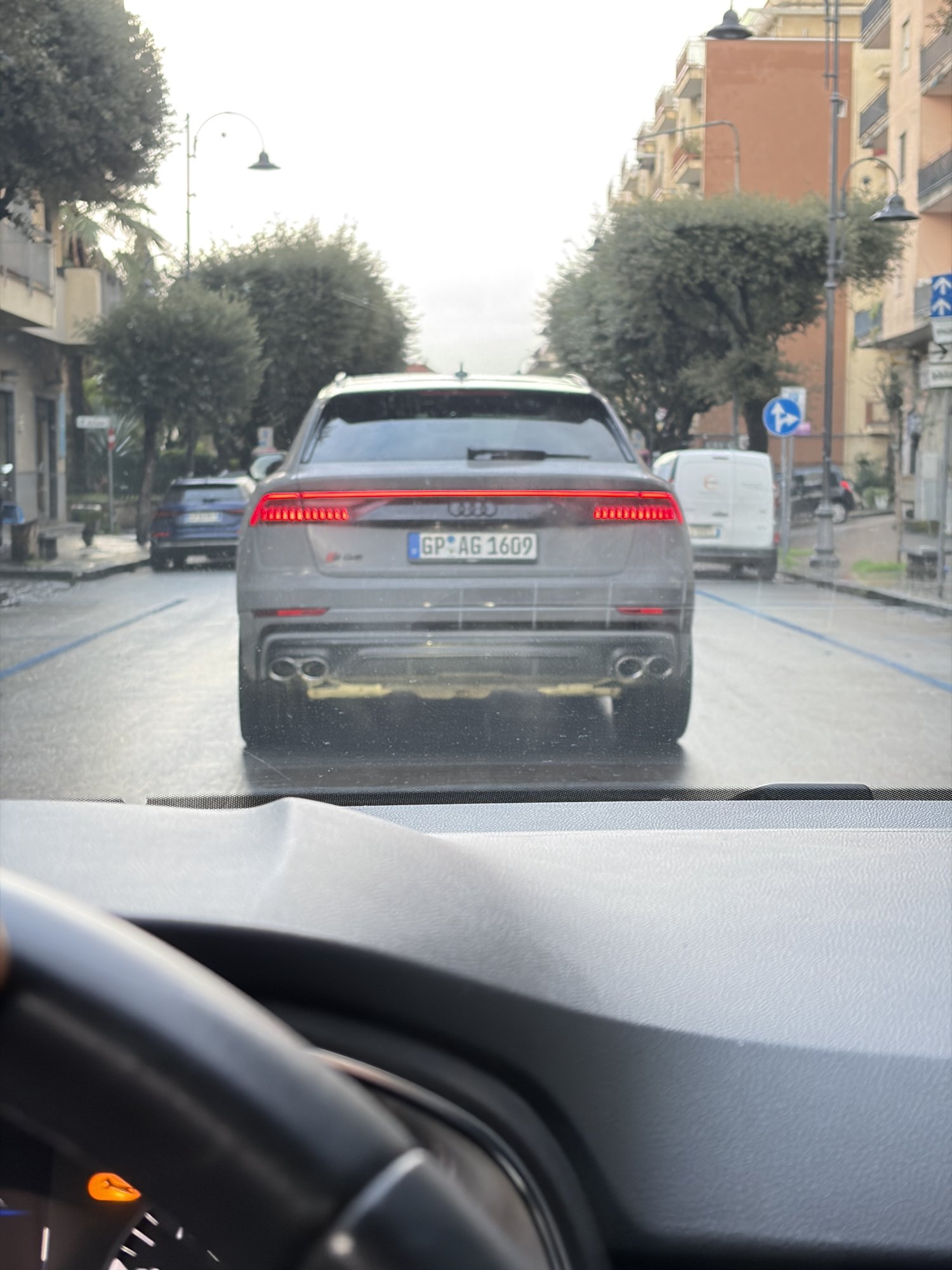 Numer rejestracyjny GPAG1609 posiada Audi 