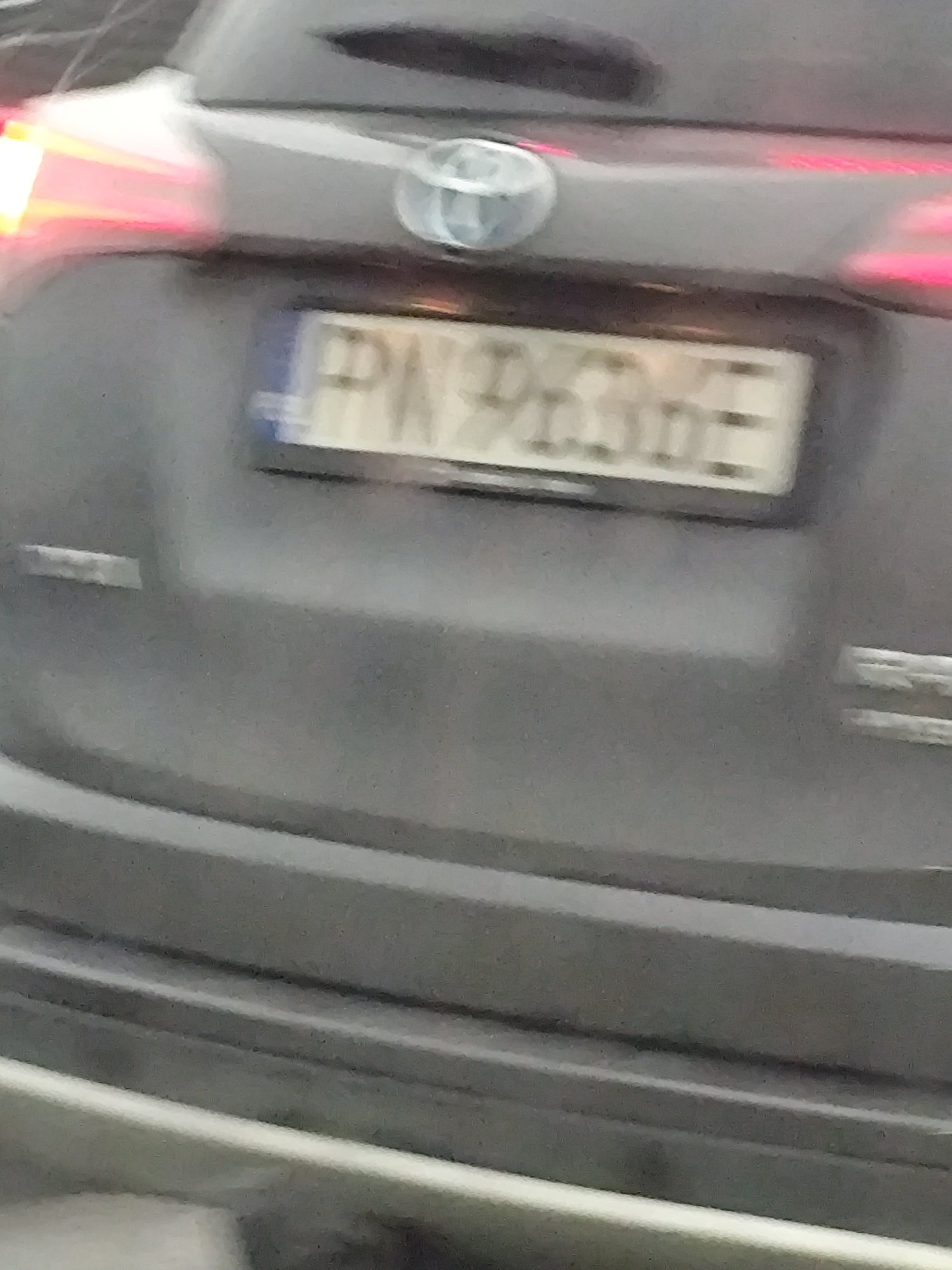 Numer rejestracyjny PN 2636E posiada DAF XG 530 FT - PN2636E