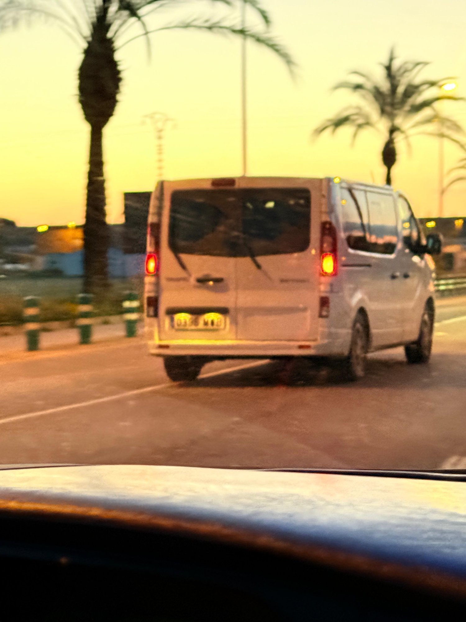 Numer rejestracyjny 0396MWB posiada RENAULT TRAFIC