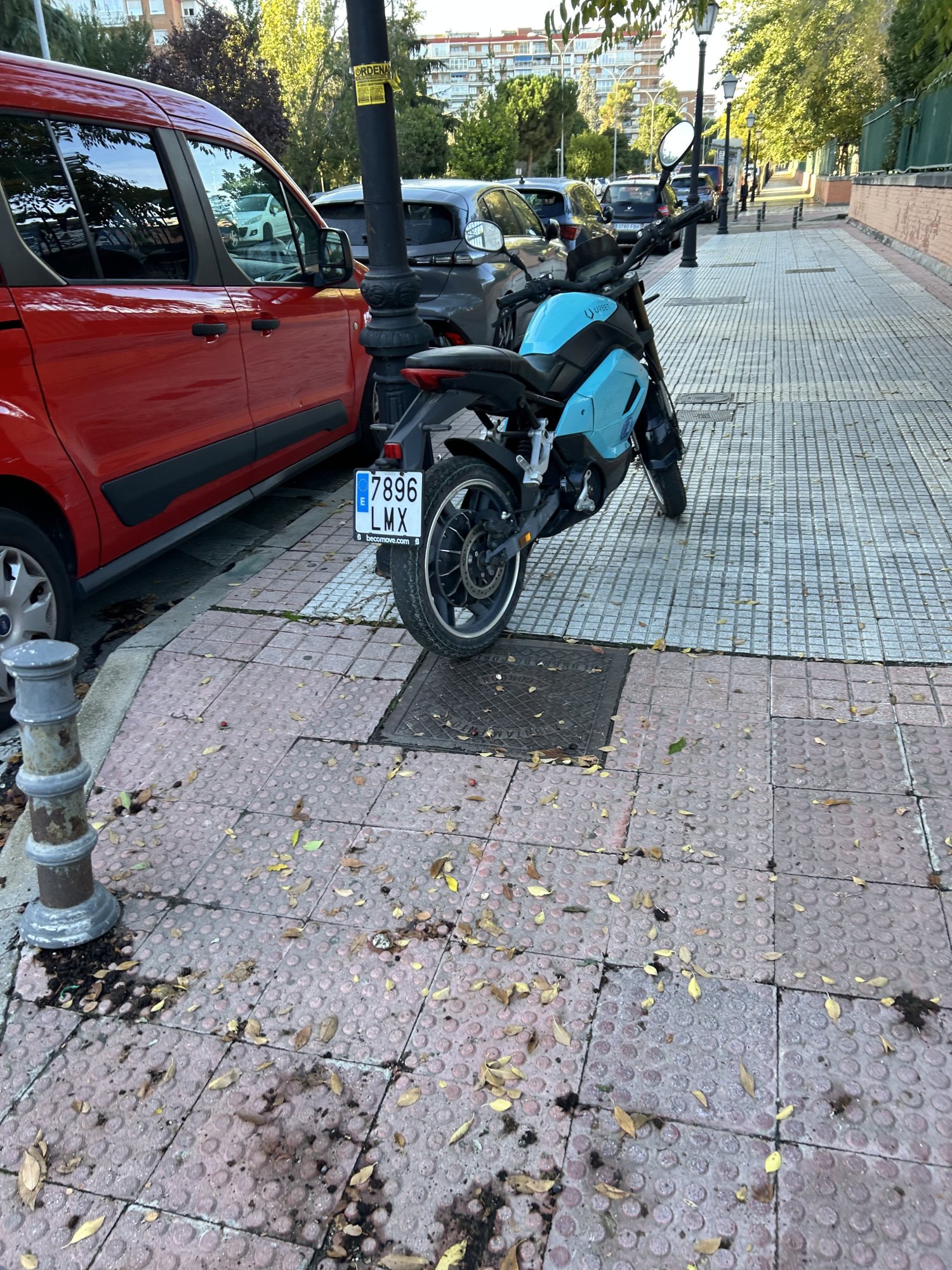 Znaleziono tablicę rejestracyjną o numerach 7896LMX Znaleziono tablicę rejestracyjną o numerach 7896LMX