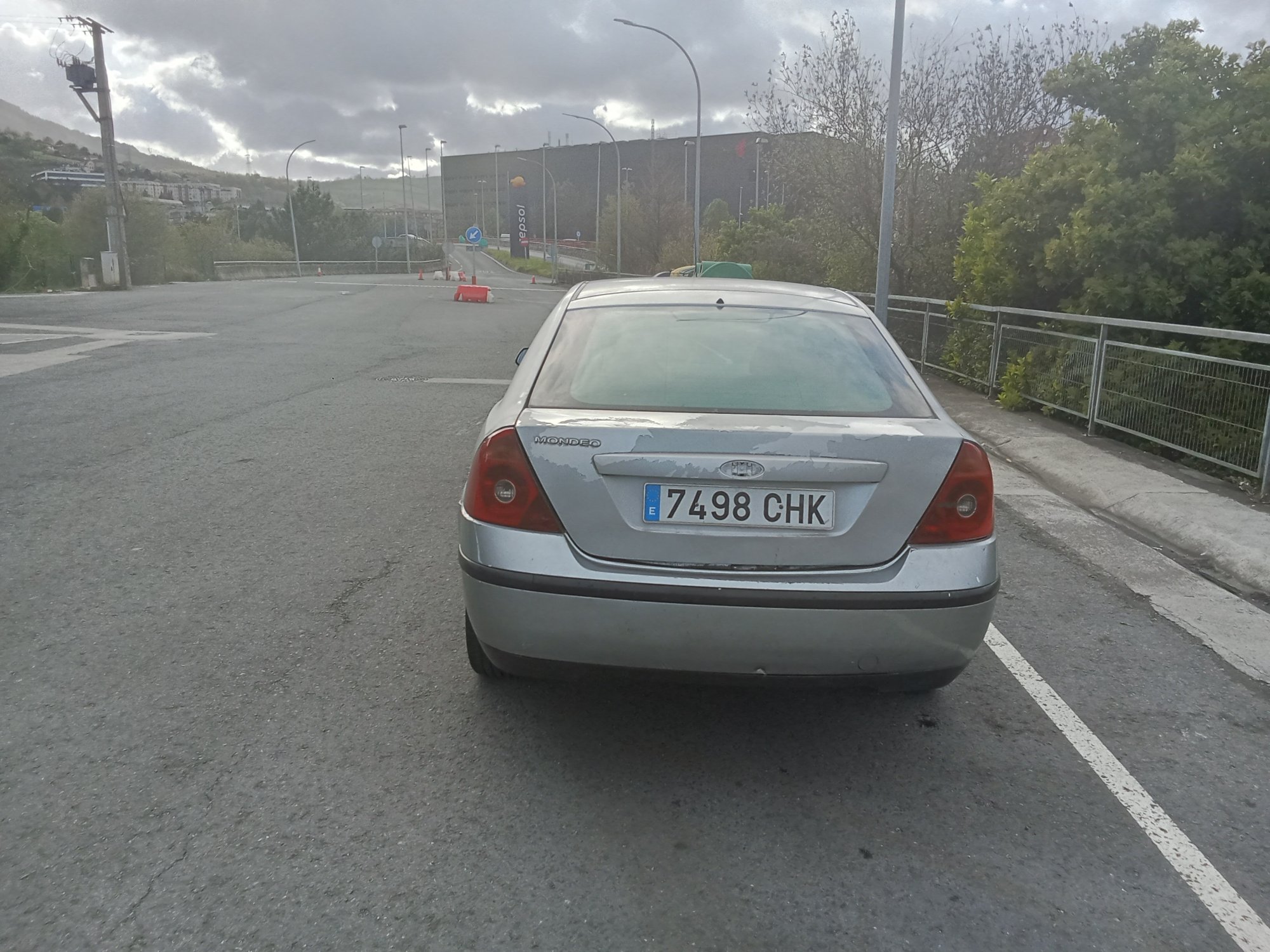 Numer rejestracyjny 7498CHK posiada FORD MONDEO