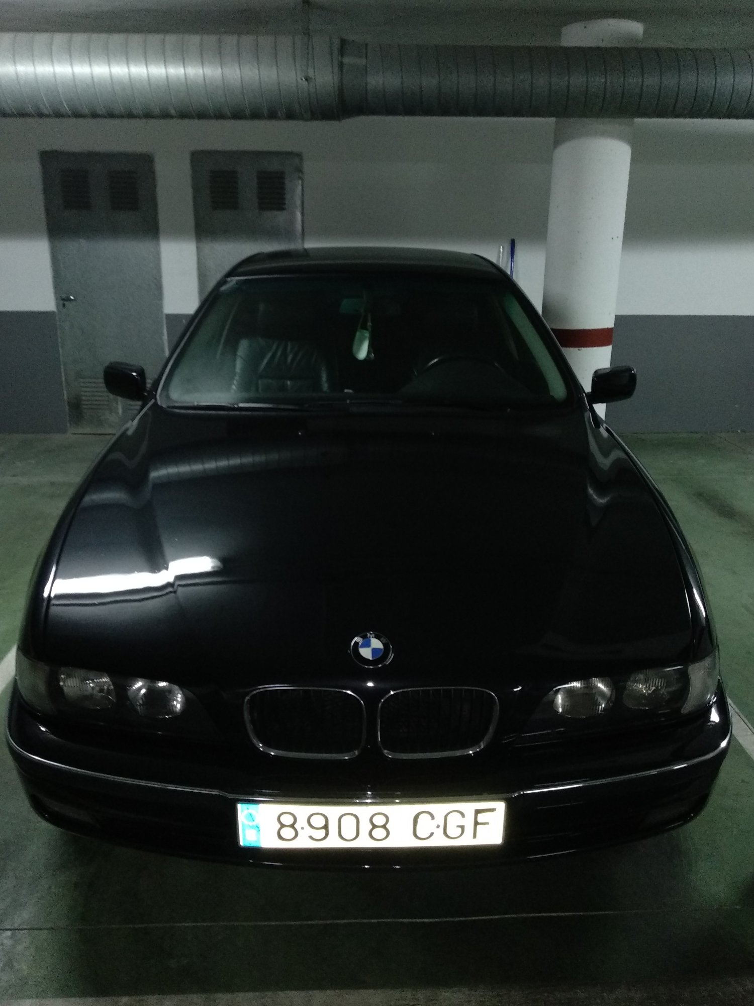 Numer rejestracyjny 8908CGF posiada BMW SERIE 5