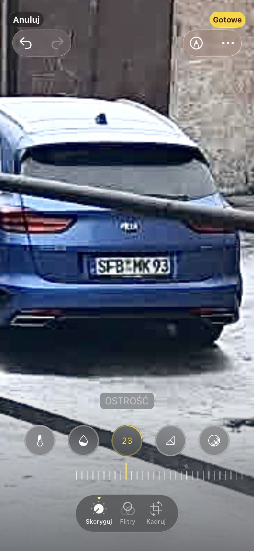 Numer rejestracyjny SFBMK93 posiada Kia 