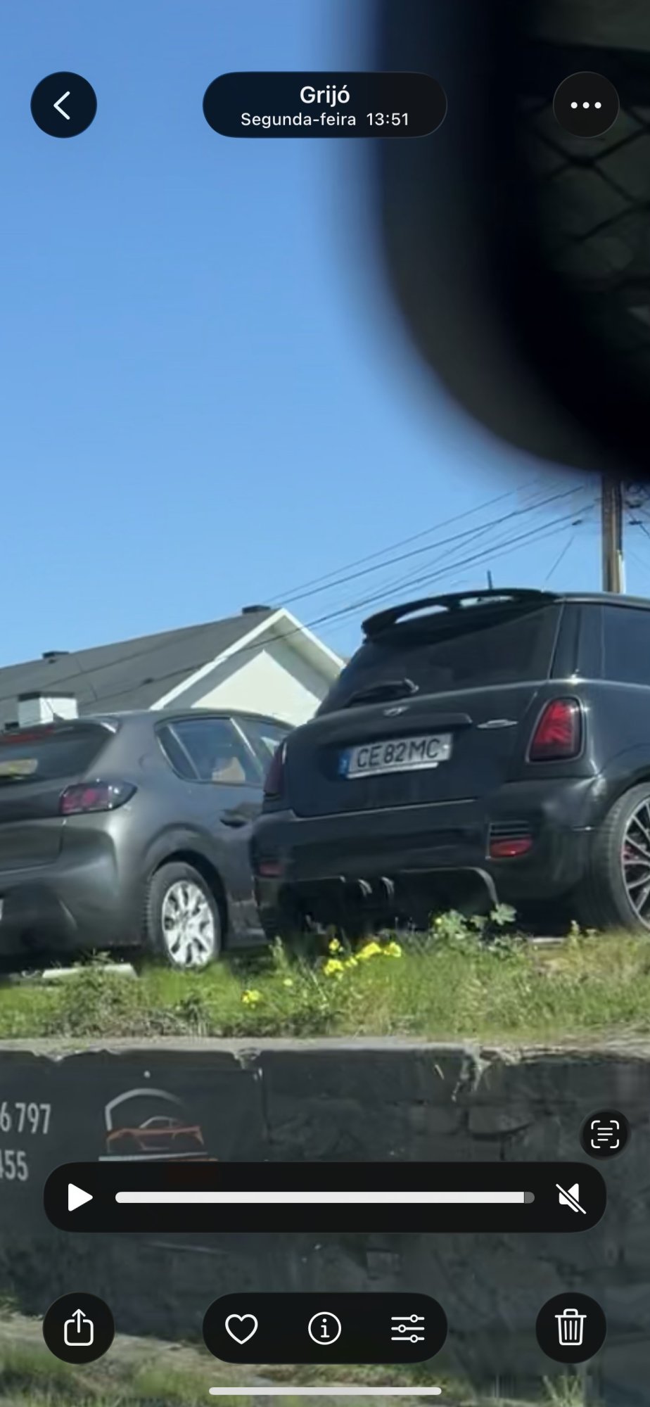 Numer rejestracyjny CE82MC posiada Mini 