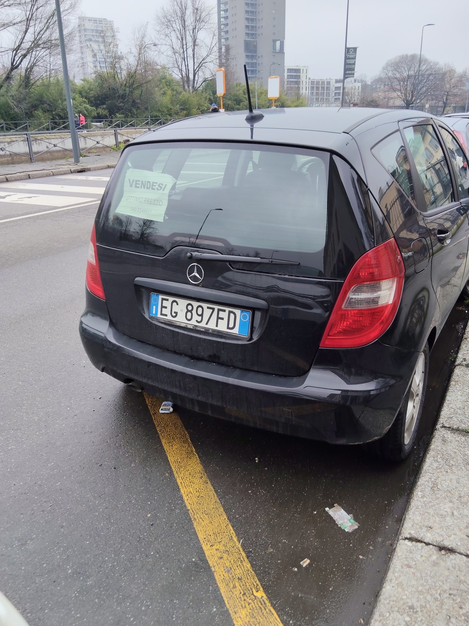 Numer rejestracyjny EC897FD posiada FIAT Panda 2a serie