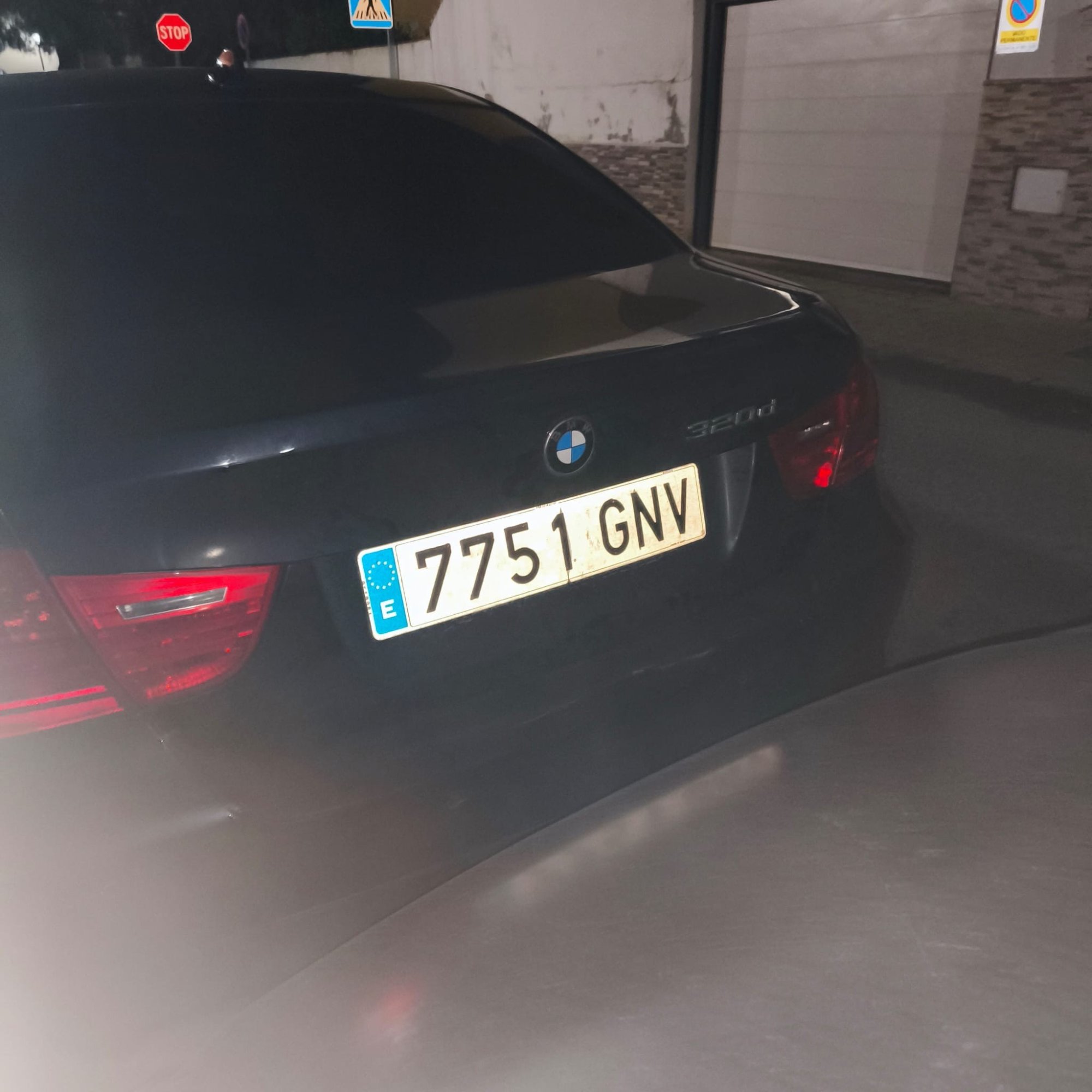 Numer rejestracyjny 7751GNV posiada BMW SERIE 3